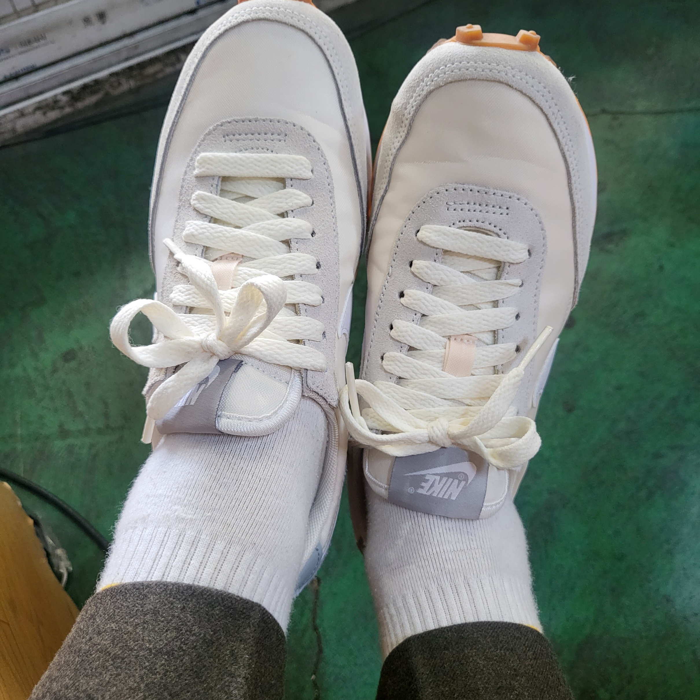 (W) Nike Daybreak Summit White 착용 스타일