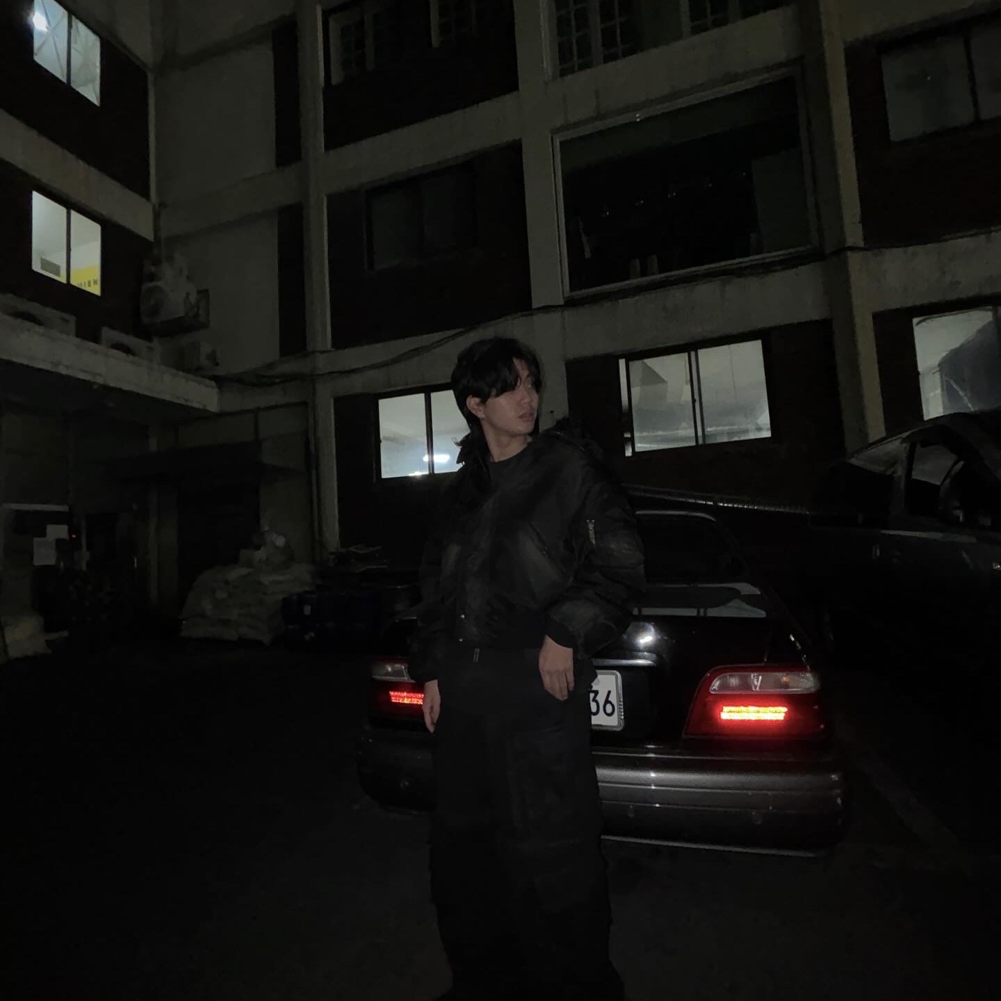 Project G/R N2B Vintage Jacket Black, Project G/R Oversized Convertible Cargo Pants Coated Black 착용 스타일 - 8