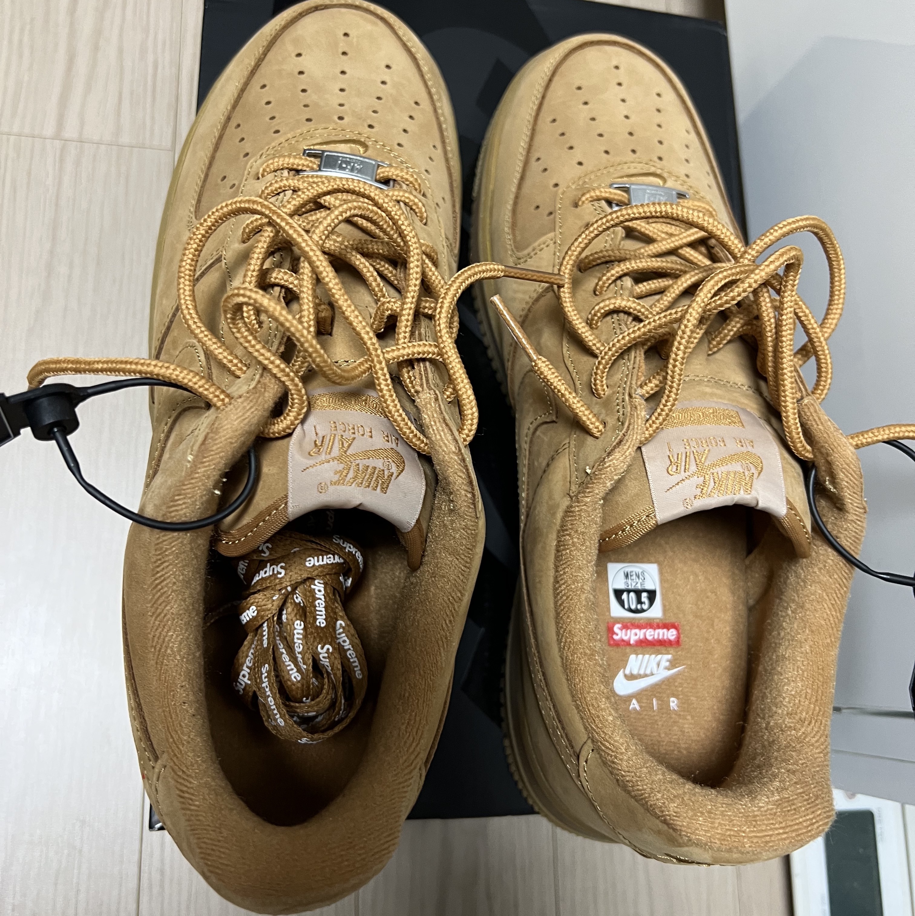 Nike x Supreme Air Force 1 Low Flax 착용 스타일 - 3