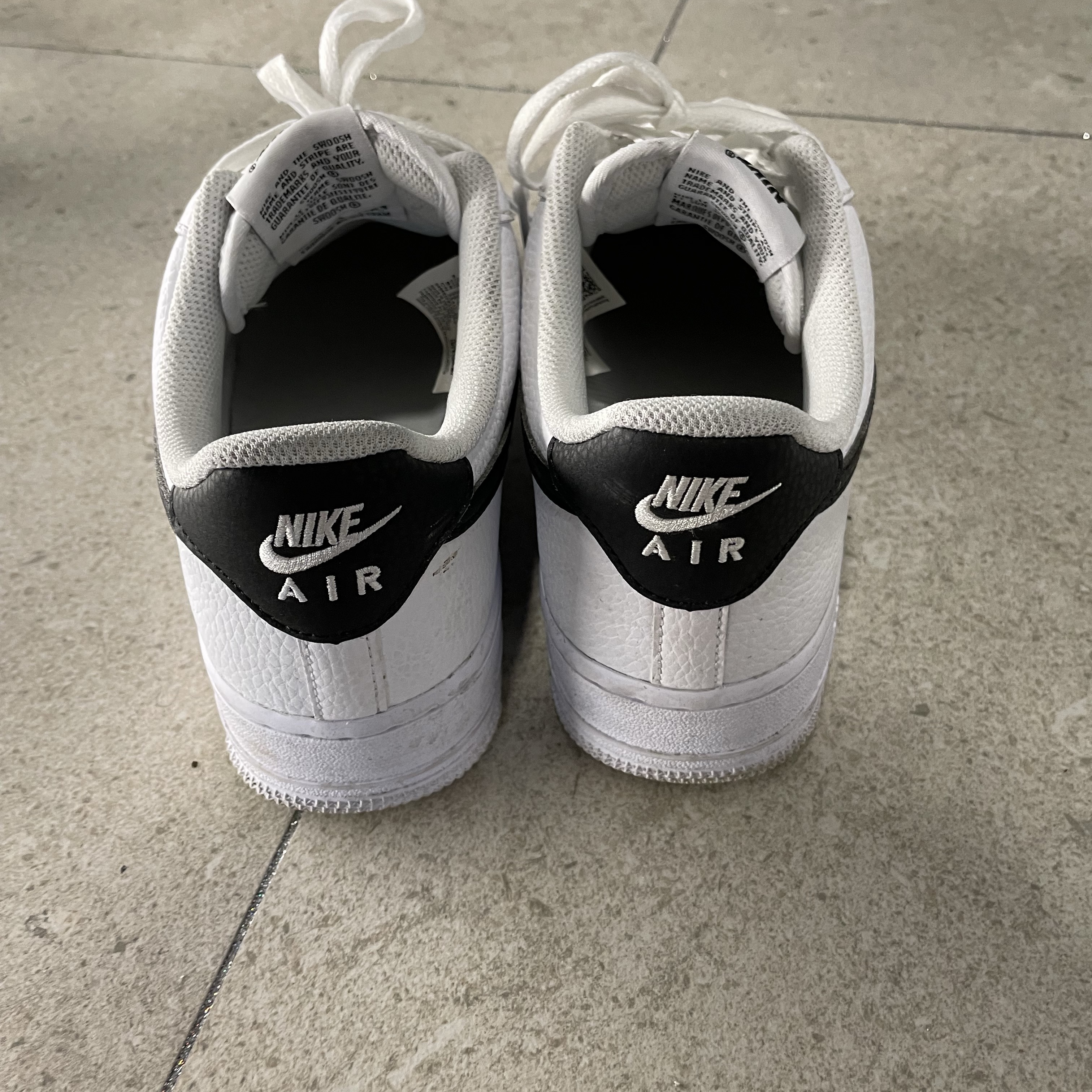 Nike Air Force 1 '07 White Black 착용 스타일 - 2