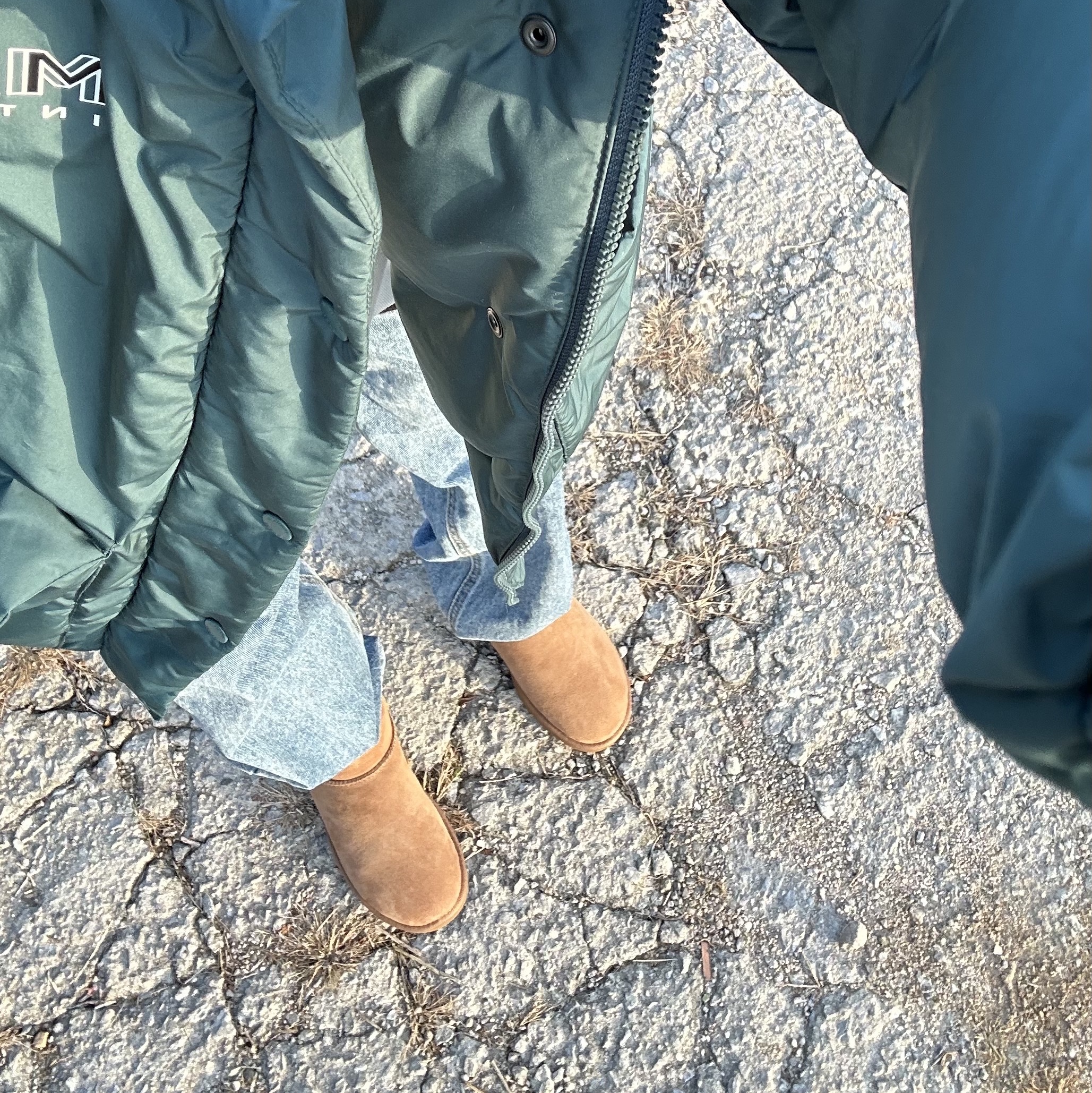 (W) UGG Classic Mini II Boots Chestnut 착용 스타일 - 2