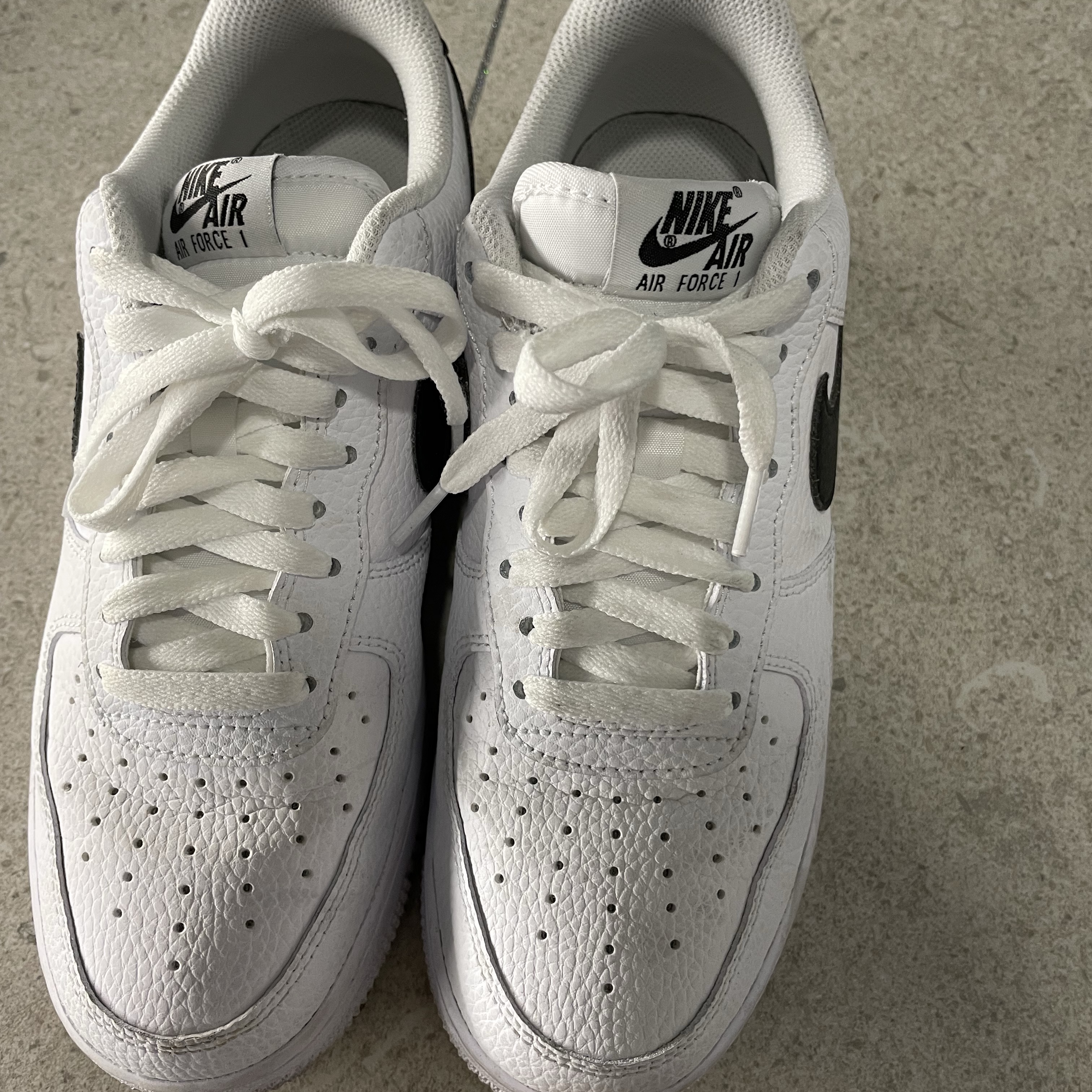 Nike Air Force 1 '07 White Black 착용 스타일 - 1