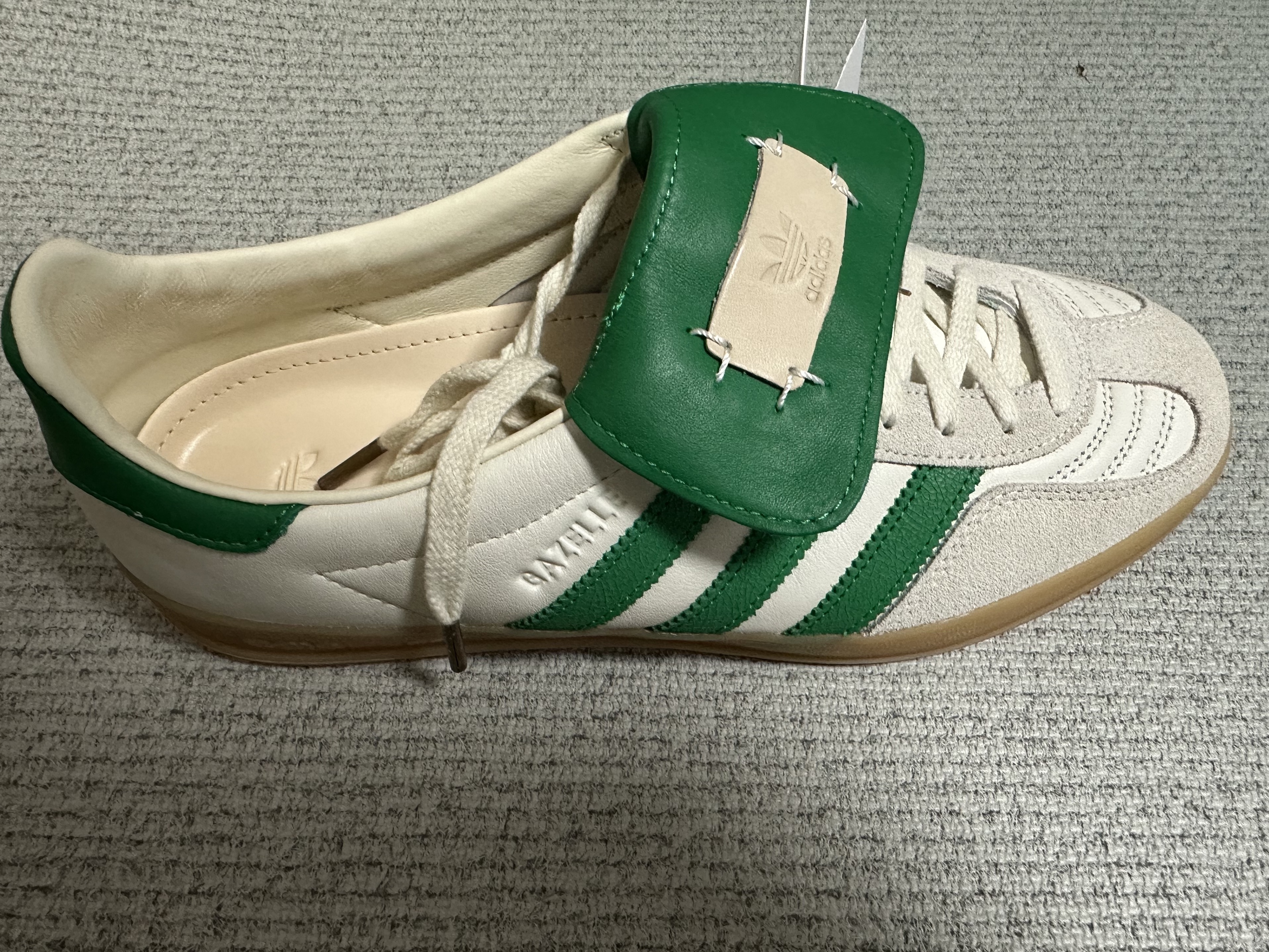 Adidas x Foot Industry Gazelle Indoor Off White Green 착용 스타일