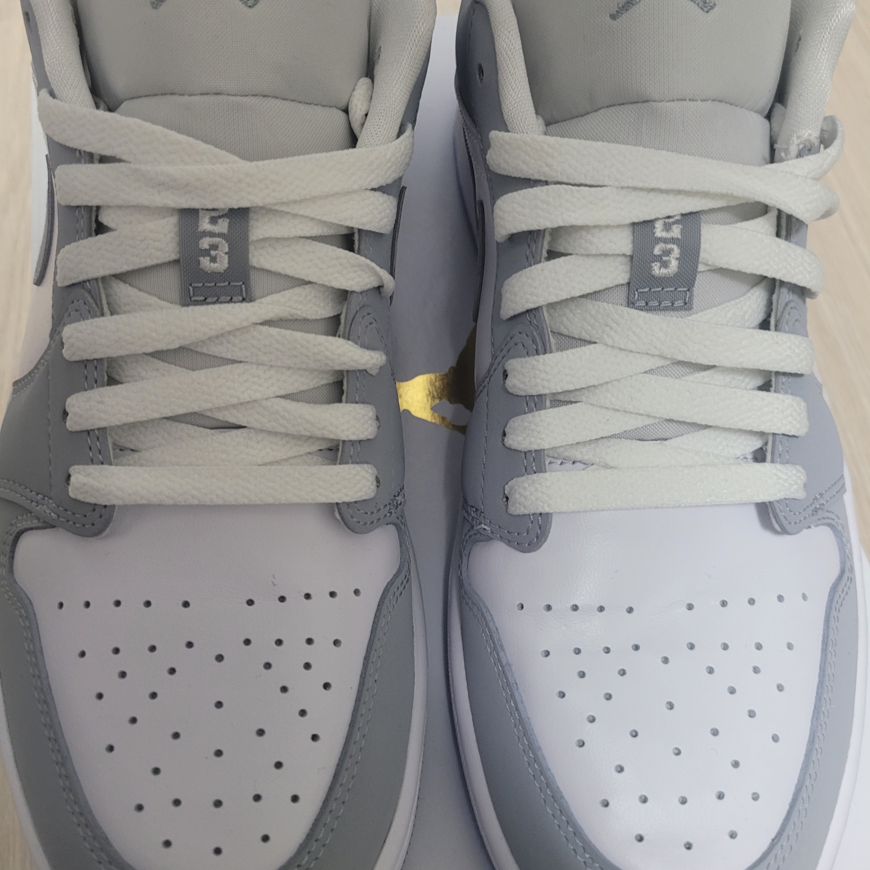 (W) Jordan 1 Low White Wolf Grey 착용 스타일 - 3