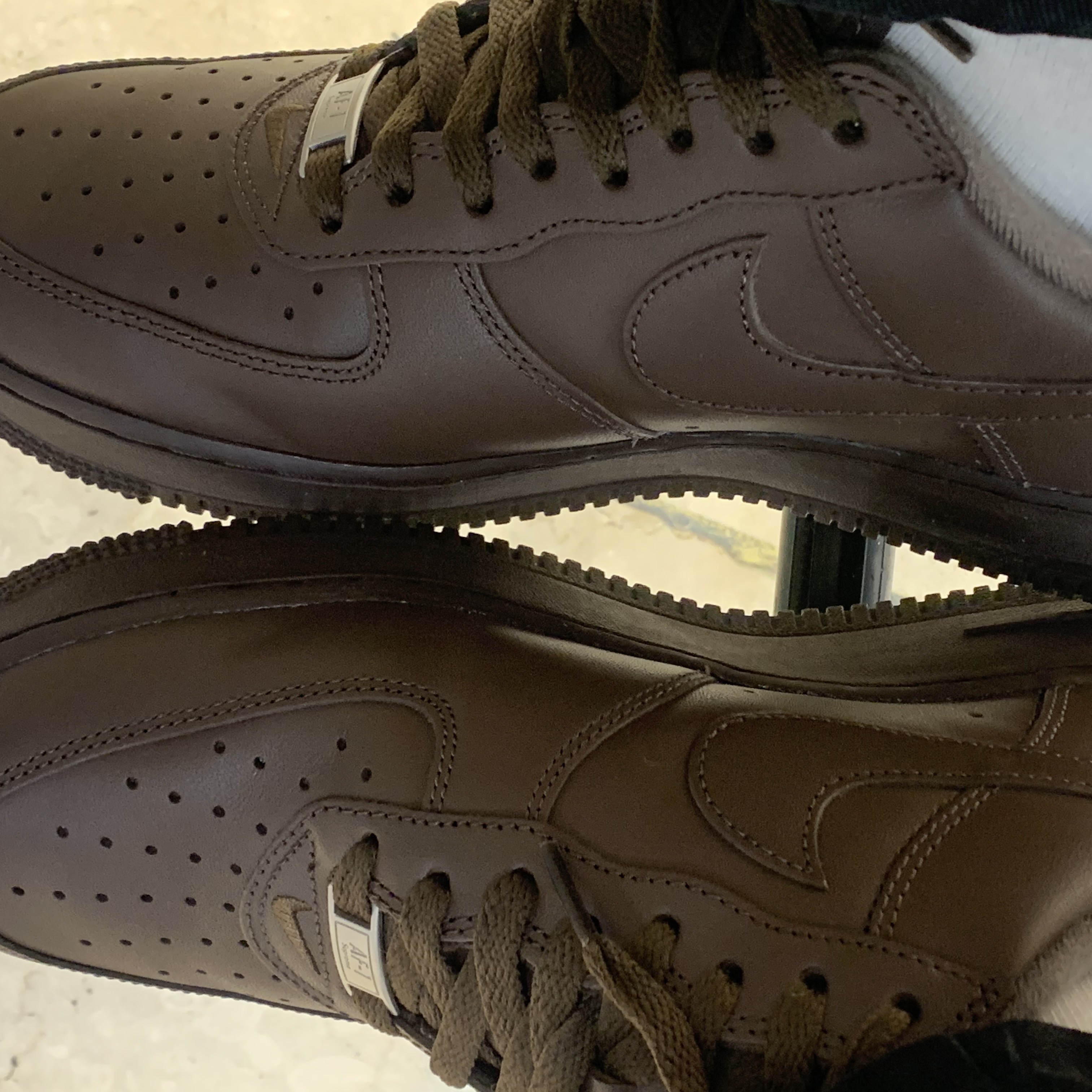 Nike x Supreme Air Force 1 Low Baroque Brown 착용 스타일