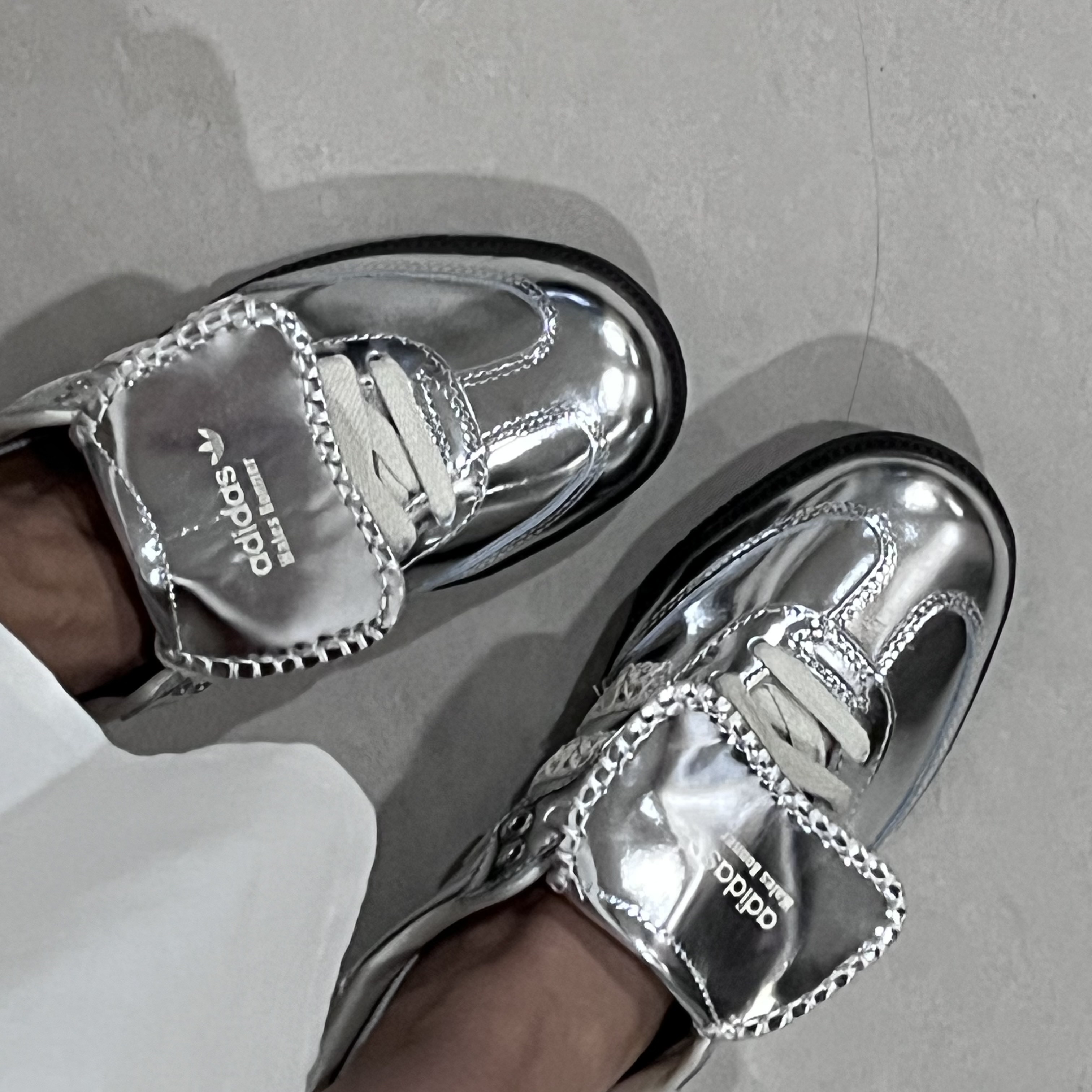 Adidas x Wales Bonner Samba Silver Metallic 착용 스타일