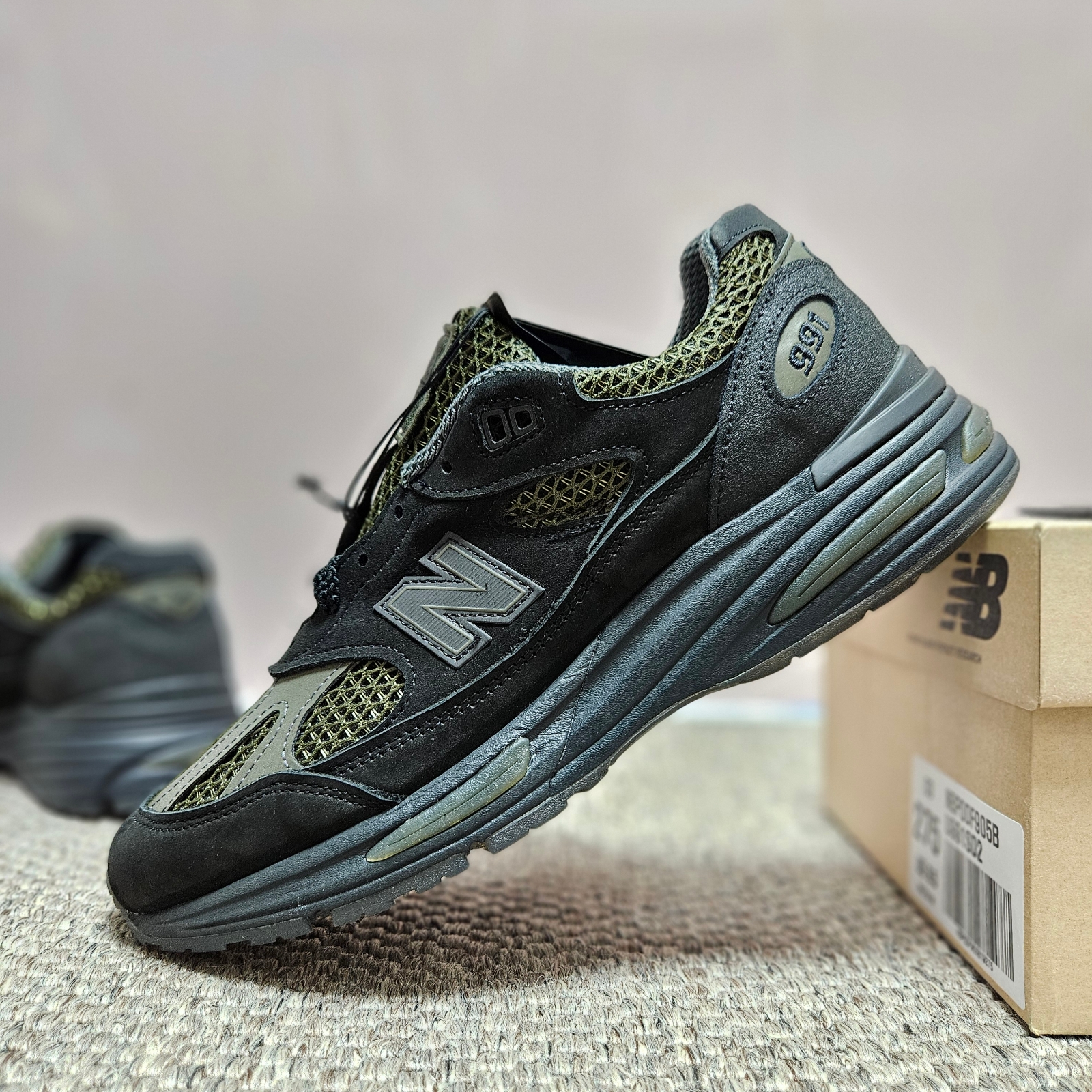 New Balance x Stone Island 991v2 Made in UK Black Olive Night, New Balance x Carhartt WIP 990v6 Made in USA Hamilton Brown Military Green 착용 스타일 - 1