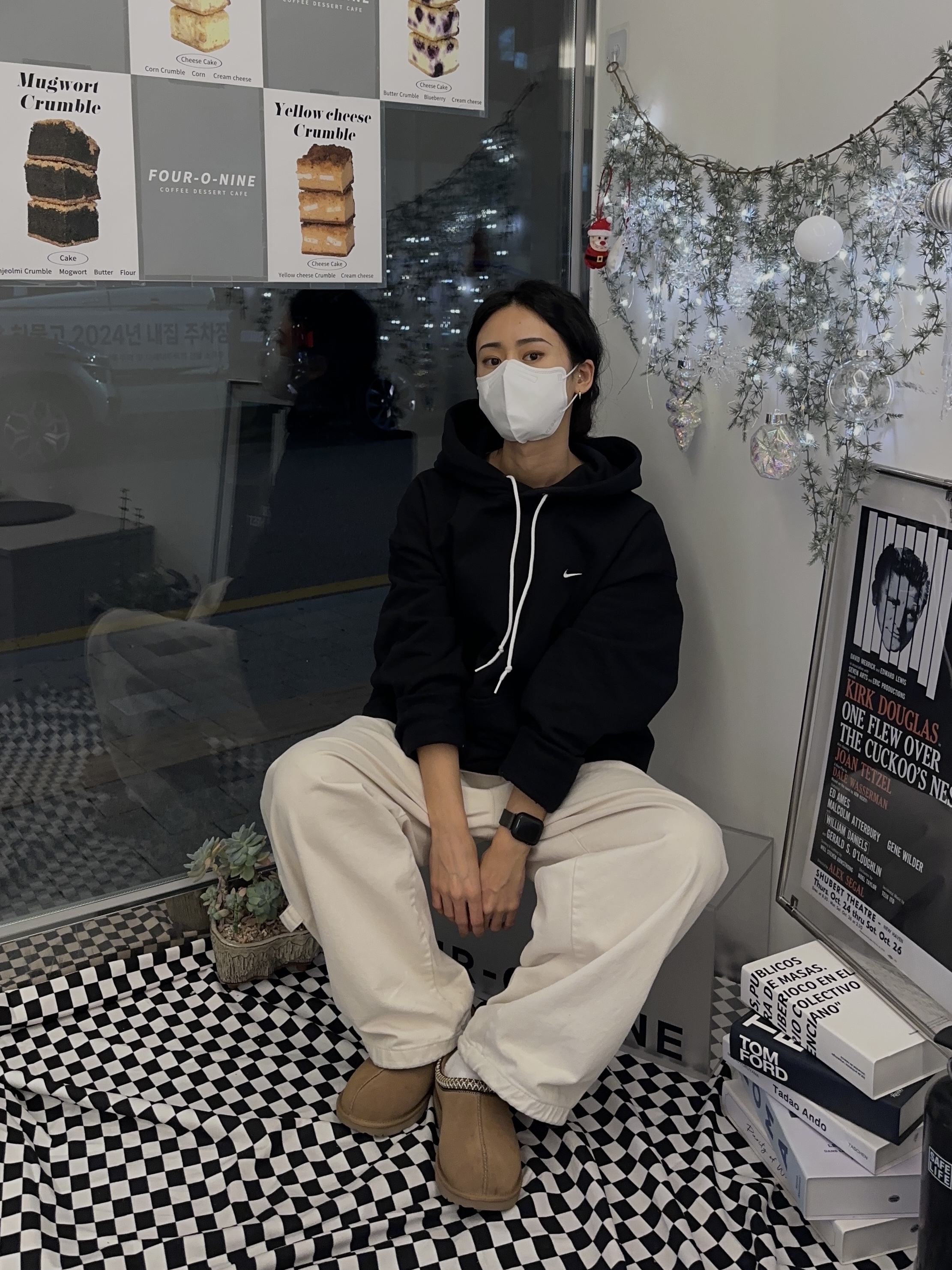 Nike Solo Swoosh Fleece Pullover Hoodie Black - Asia, UGG Tasman Slipper Chestnut 착용 스타일