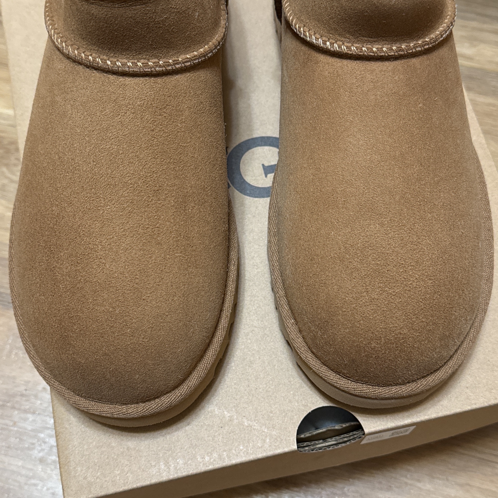 (W) UGG Classic Ultra Mini Boots Chestnut 착용 스타일