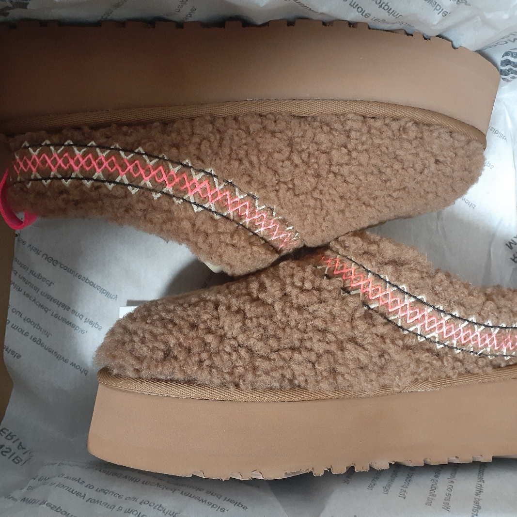 (W) UGG Tazz Braid Hardwood 착용 스타일