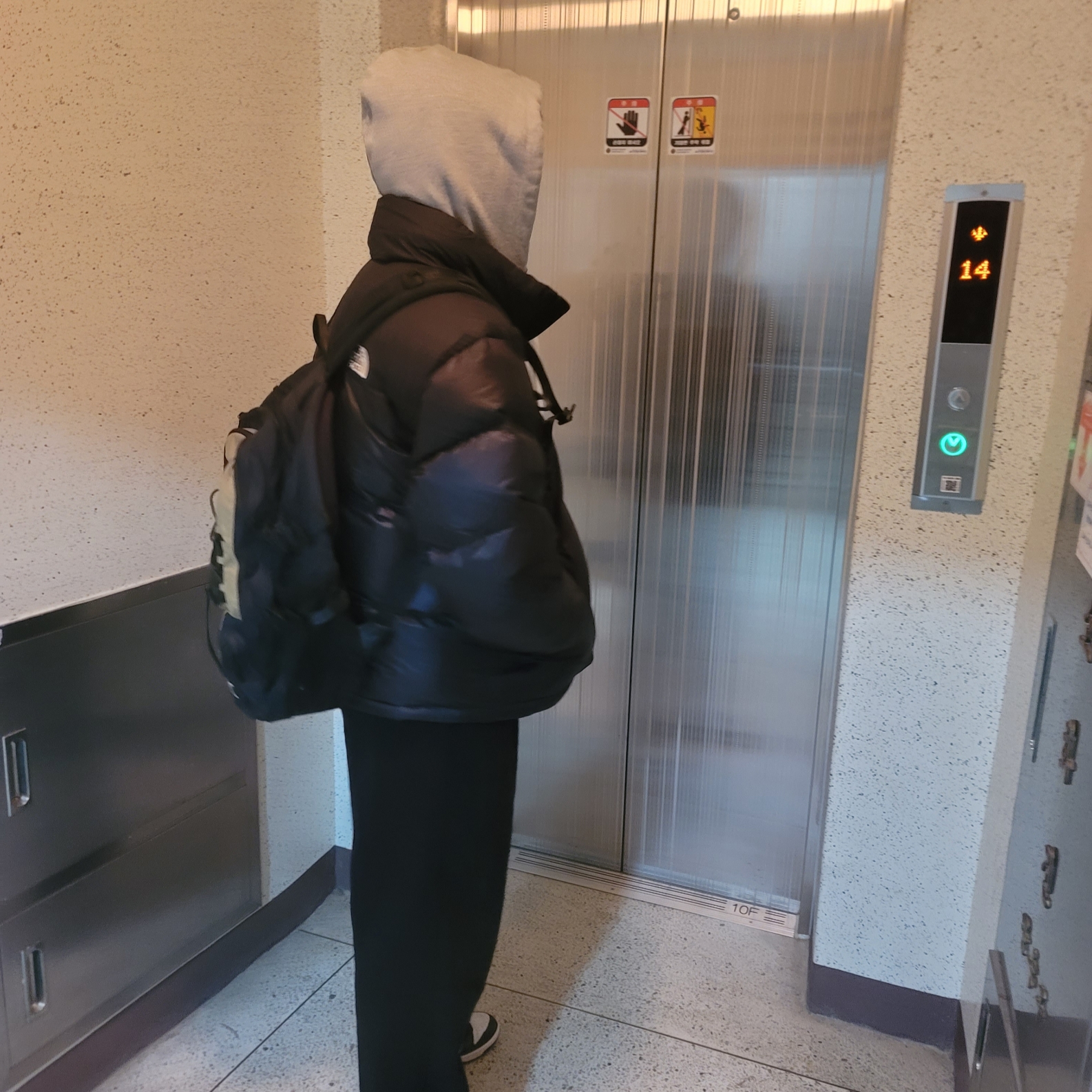 The North Face 1996 Eco Nuptse Jacket Black 착용 스타일