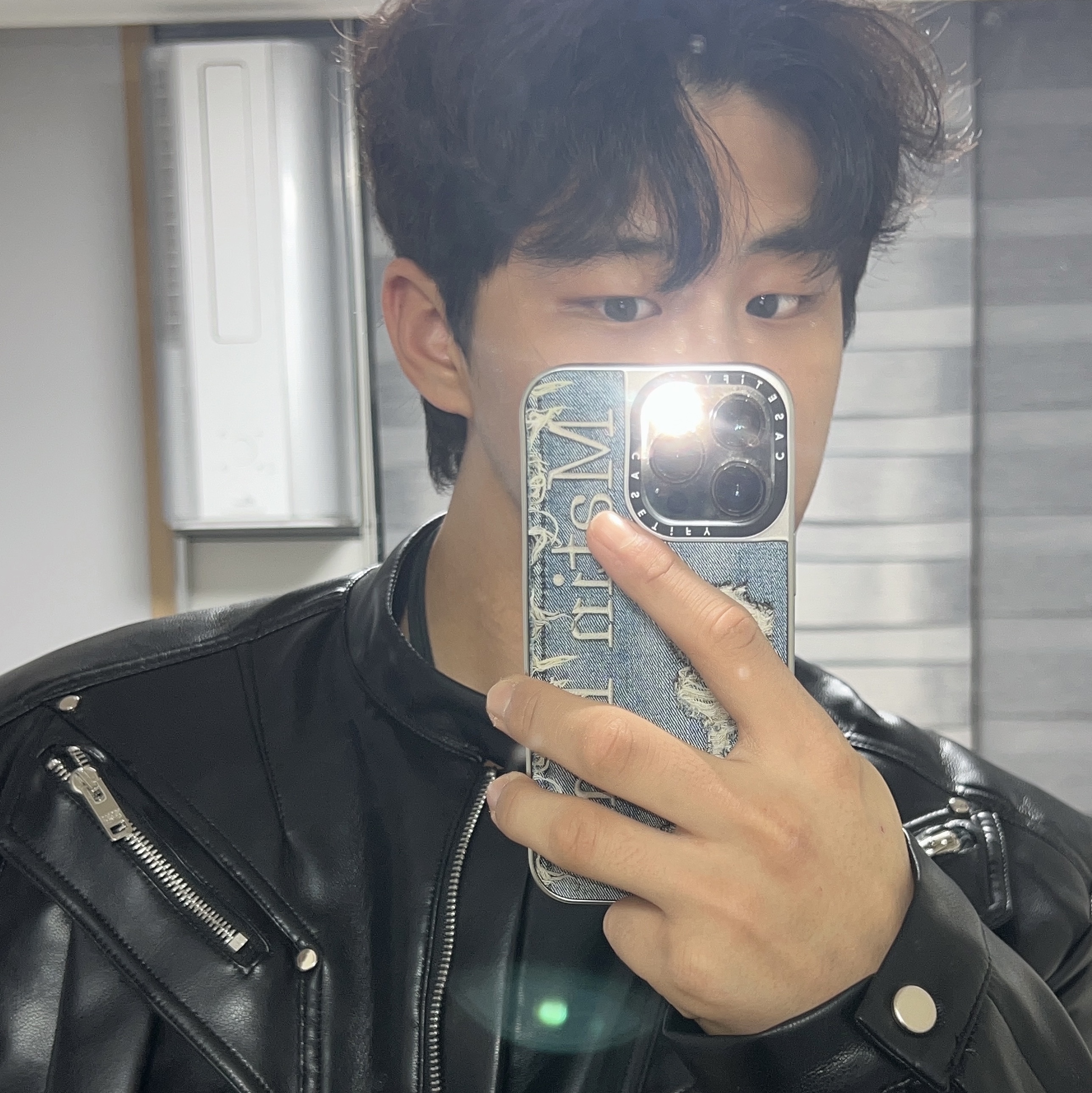 Casetify x Matin Kim iPhone Destroyed Denim Magsafe Mirror Case Silver 착용 스타일