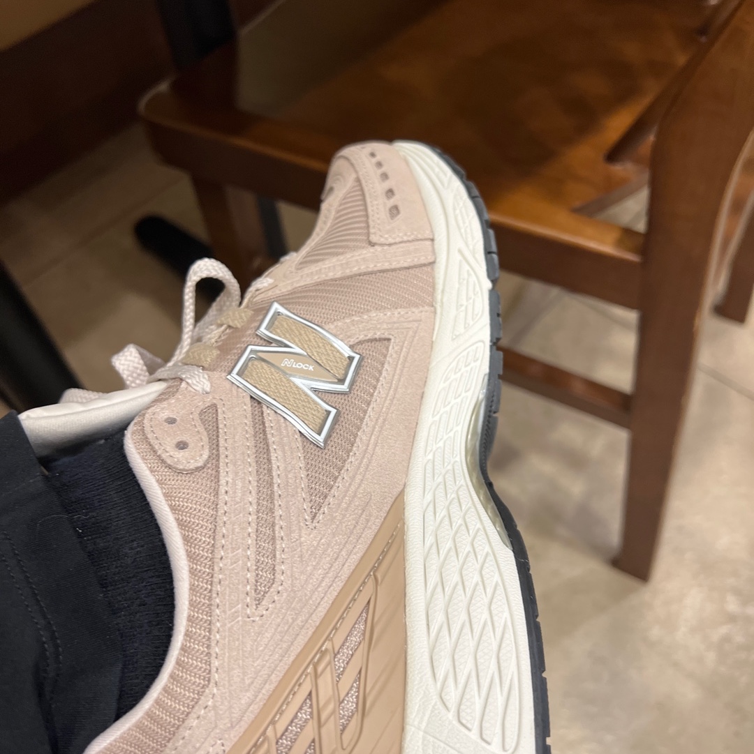 New Balance 1906R Mindful Grey 착용 스타일