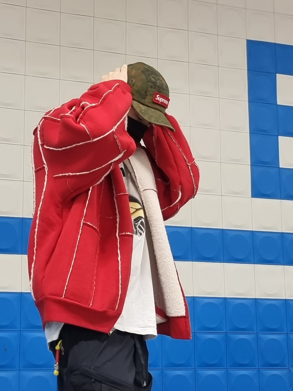 Supreme Faux Shearling Zip Up Hooded Sweatshirt Red - 23FW 착용 스타일 - 2