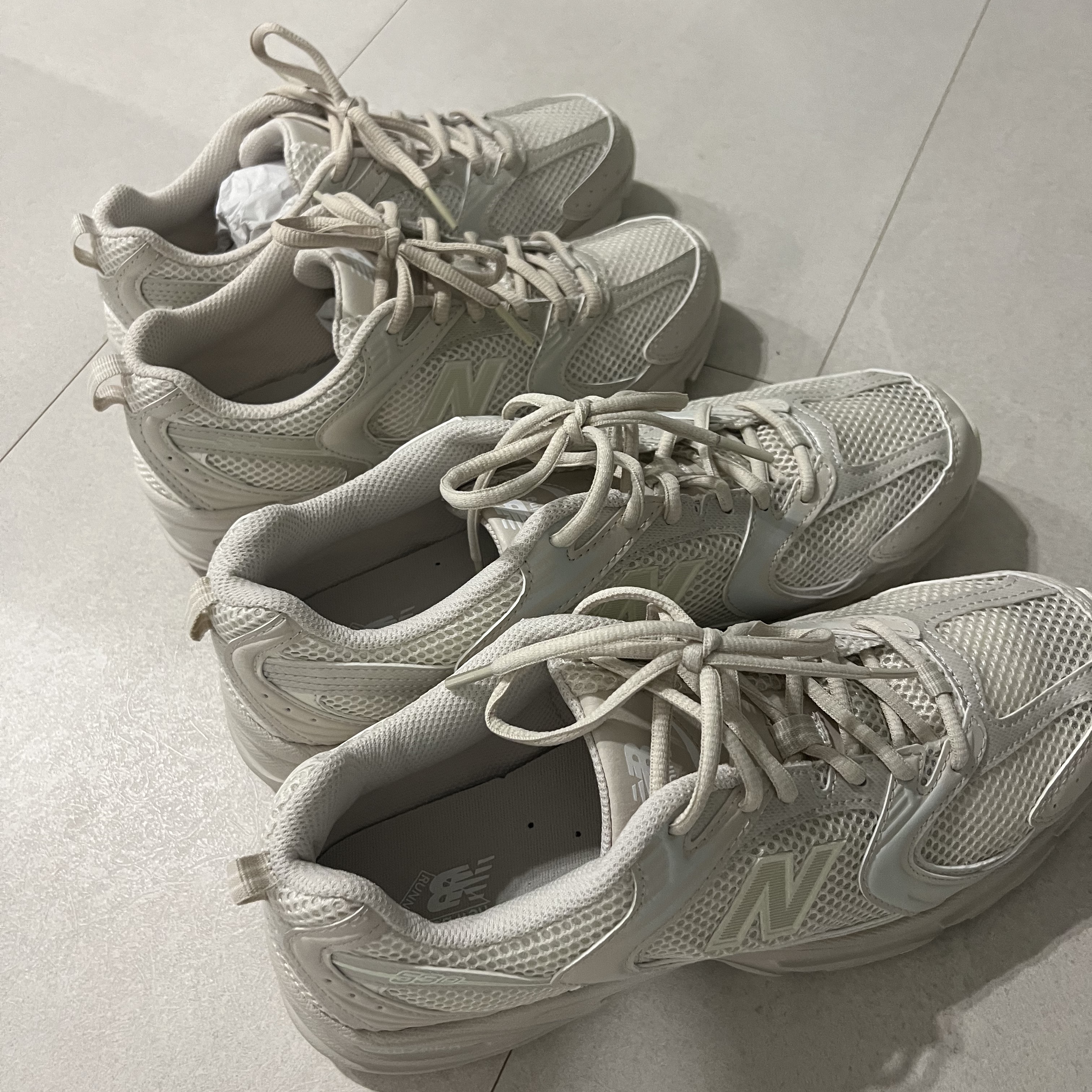 New Balance 530 Beige 착용 스타일