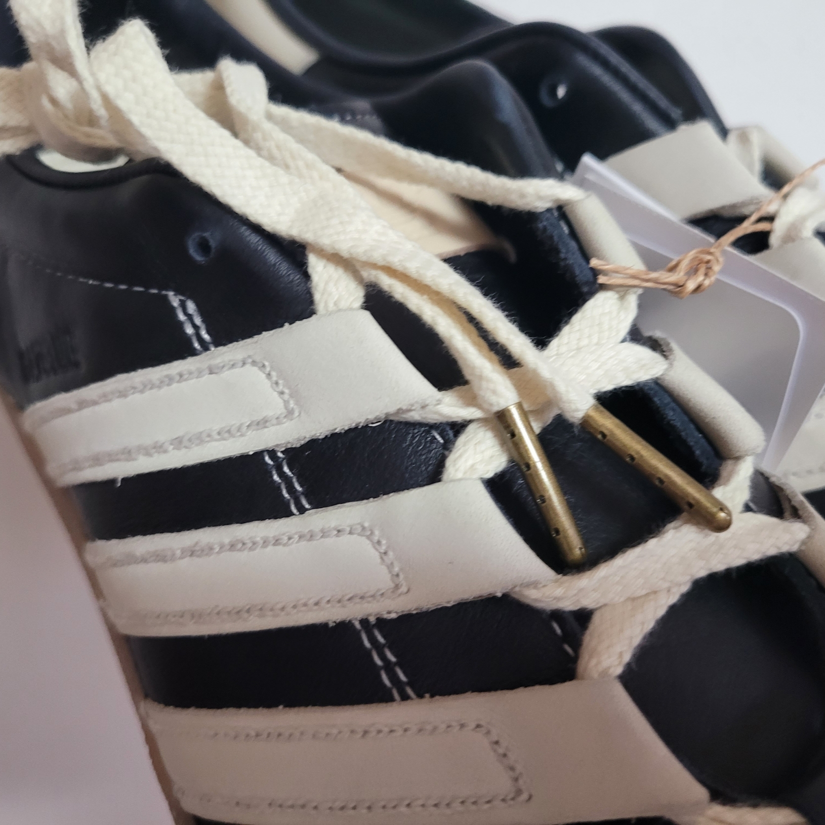 Adidas x Foot Industry Gazelle Core Black Cream White 착용 스타일 - 4
