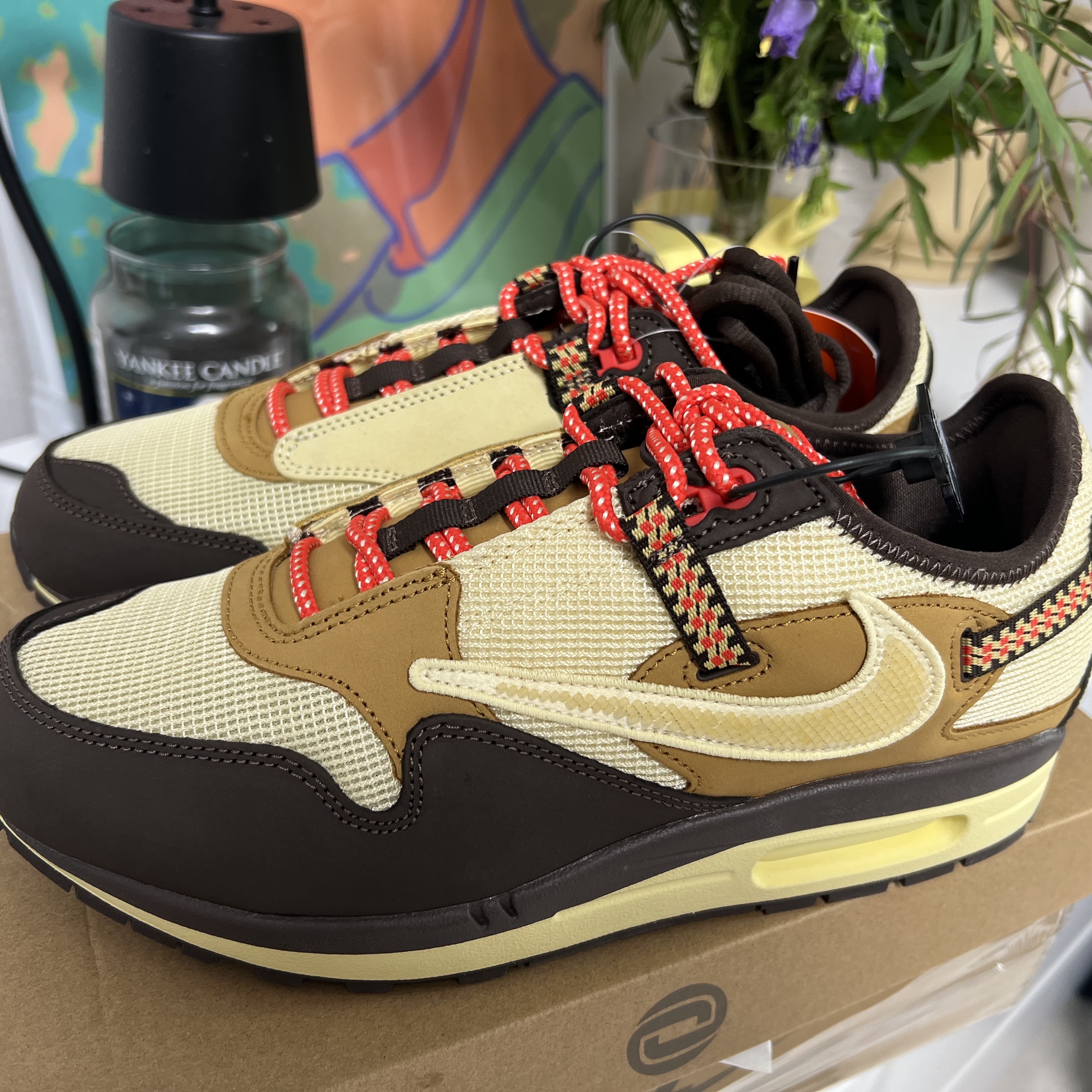 Nike x Travis Scott Air Max 1 Cact.us Brown 착용 스타일 - 1