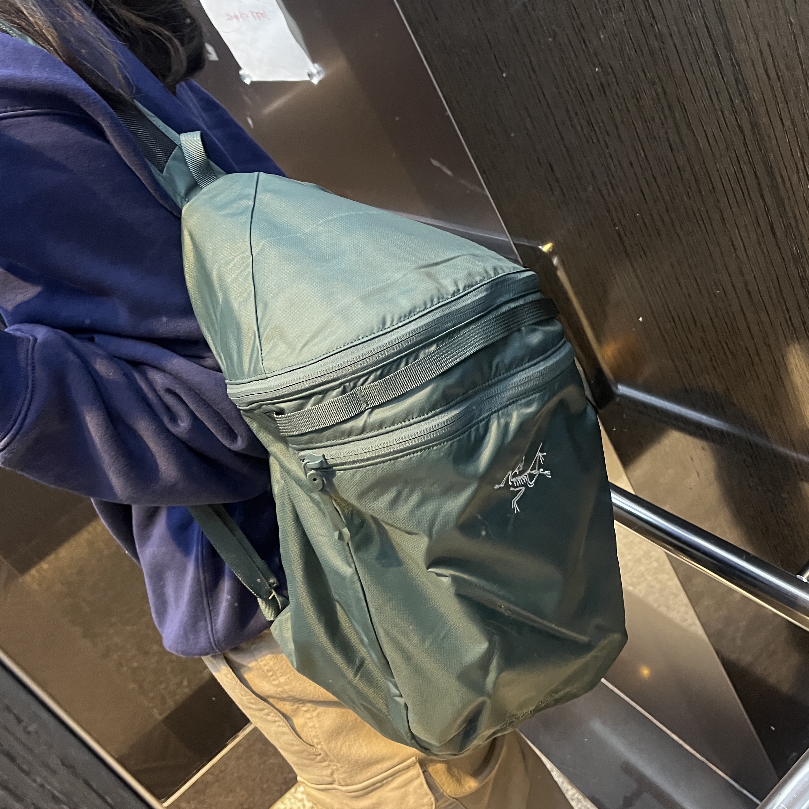 Arc'teryx Heliad 15 Backpack Boxcar 착용 스타일 - 2