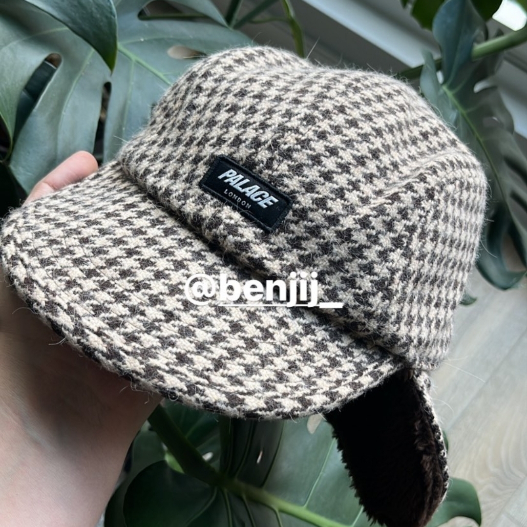 Palace Reverso Earflap 4-Panel Houndstooth White - 23FW, Palace Warmdome Earflap 6-Panel Black - 22FW 착용 스타일 - 7