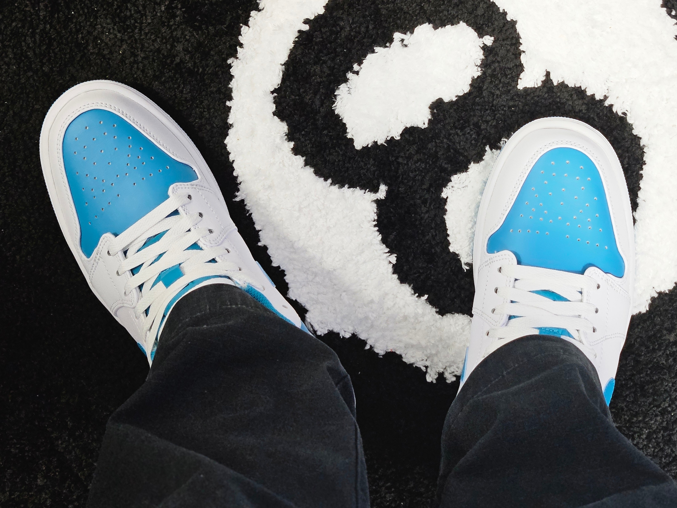 Jordan 1 Low White Aquatone 착용 스타일 - 2