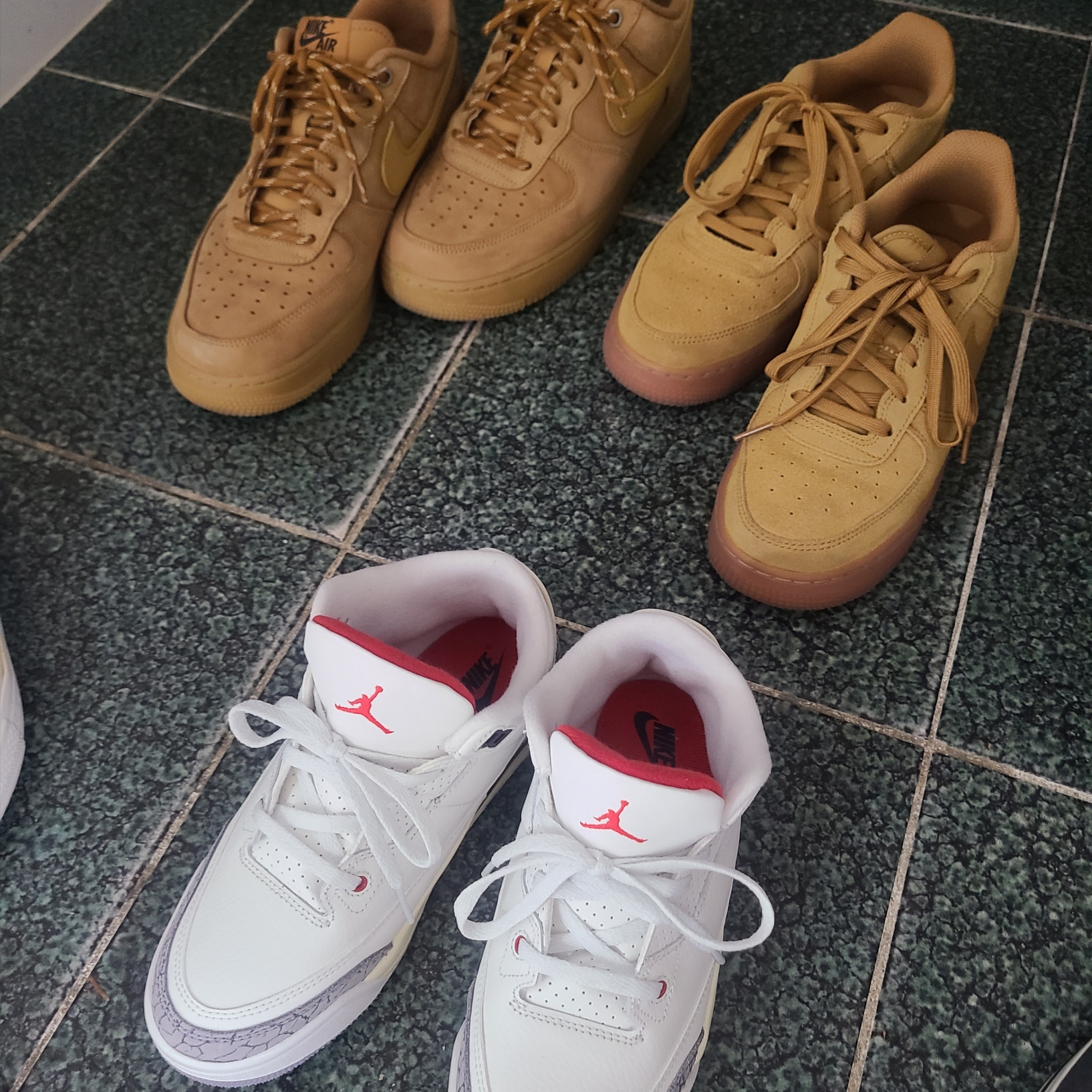 (PS) Jordan 3 Retro White Cement Reimagined, Nike Air Force 1 '07 WB Flax 착용 스타일