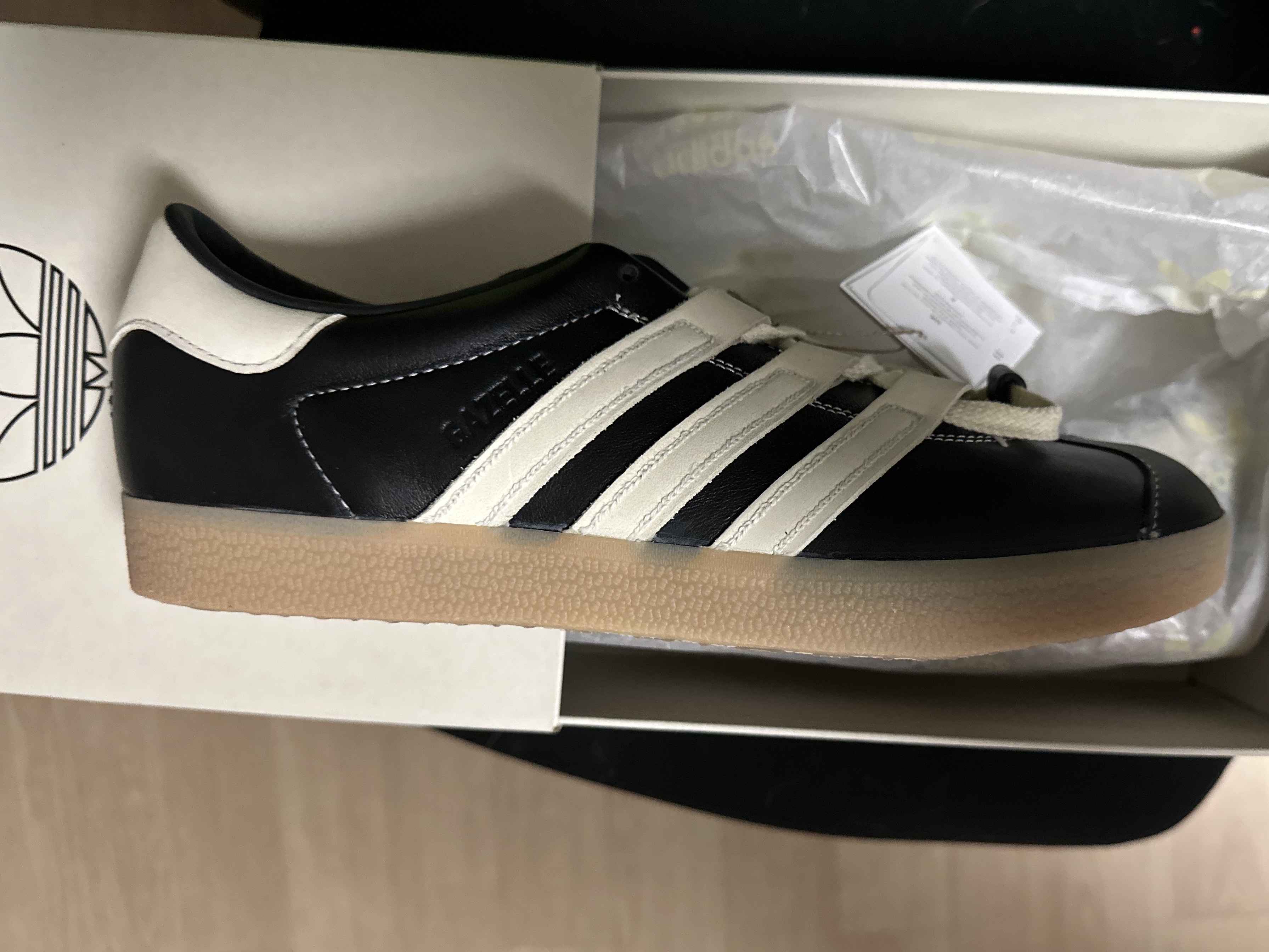 Adidas x Foot Industry Gazelle Core Black Cream White 착용 스타일