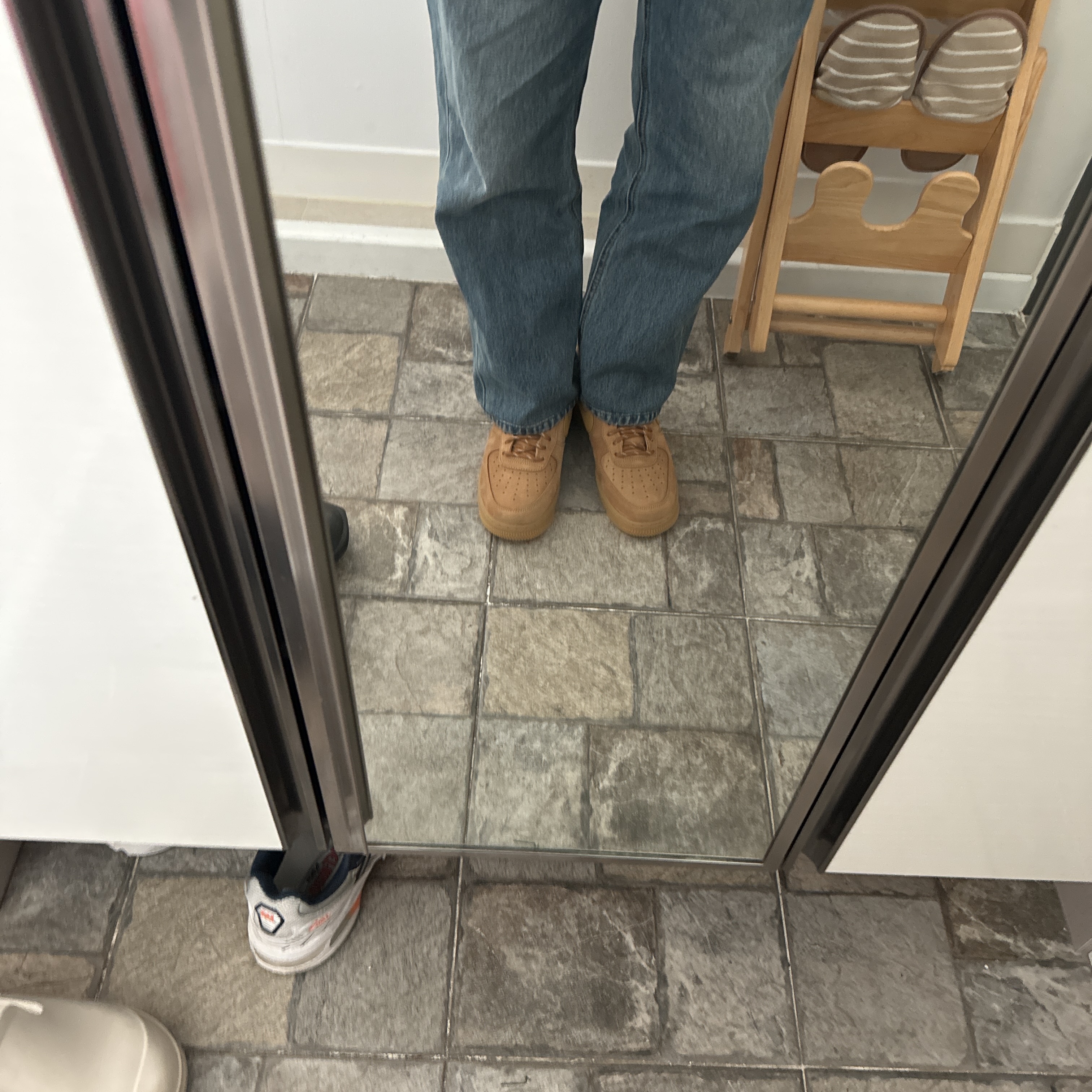 Nike Air Force 1 '07 WB Flax 착용 스타일