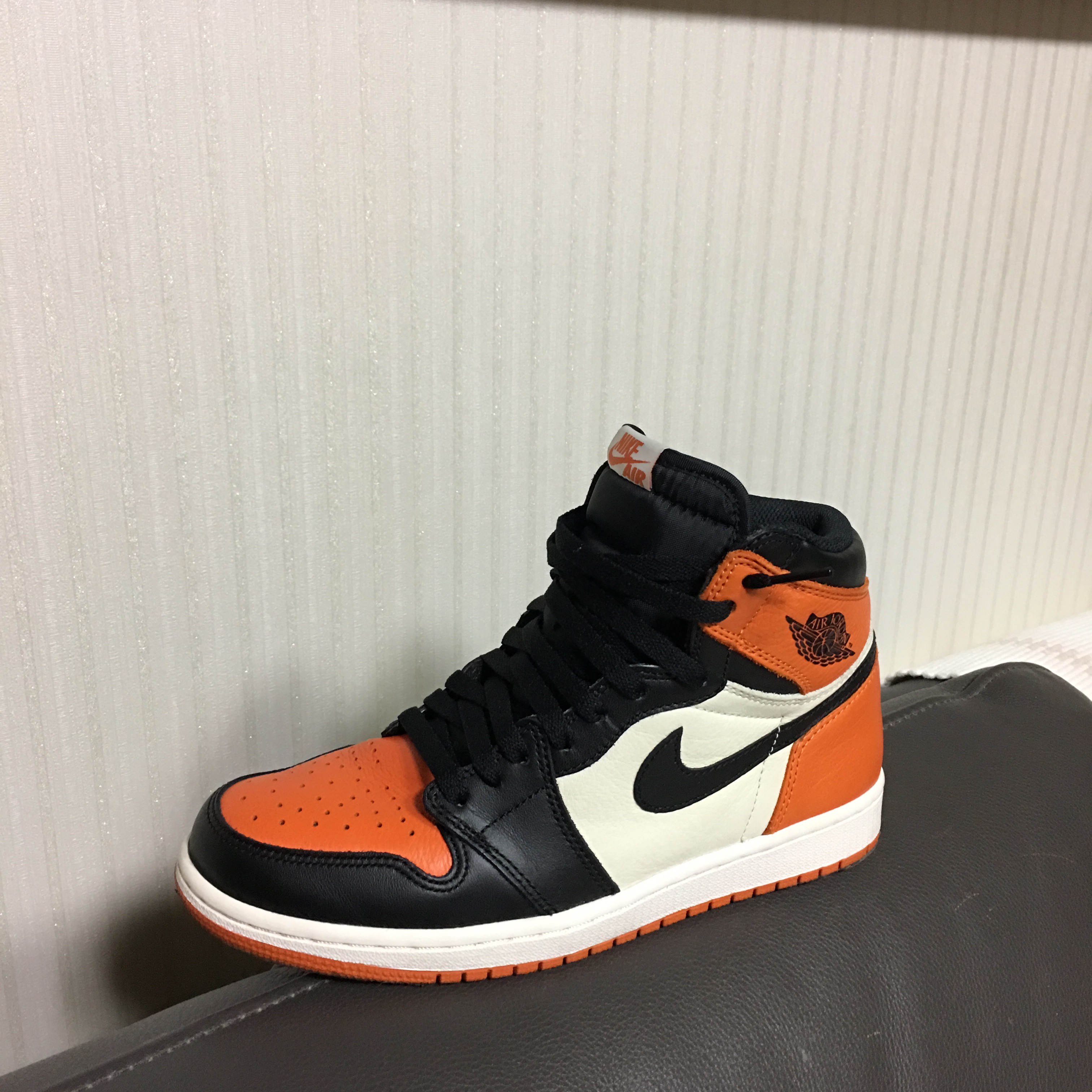 Jordan 1 Retro Shattered Backboard 착용 스타일