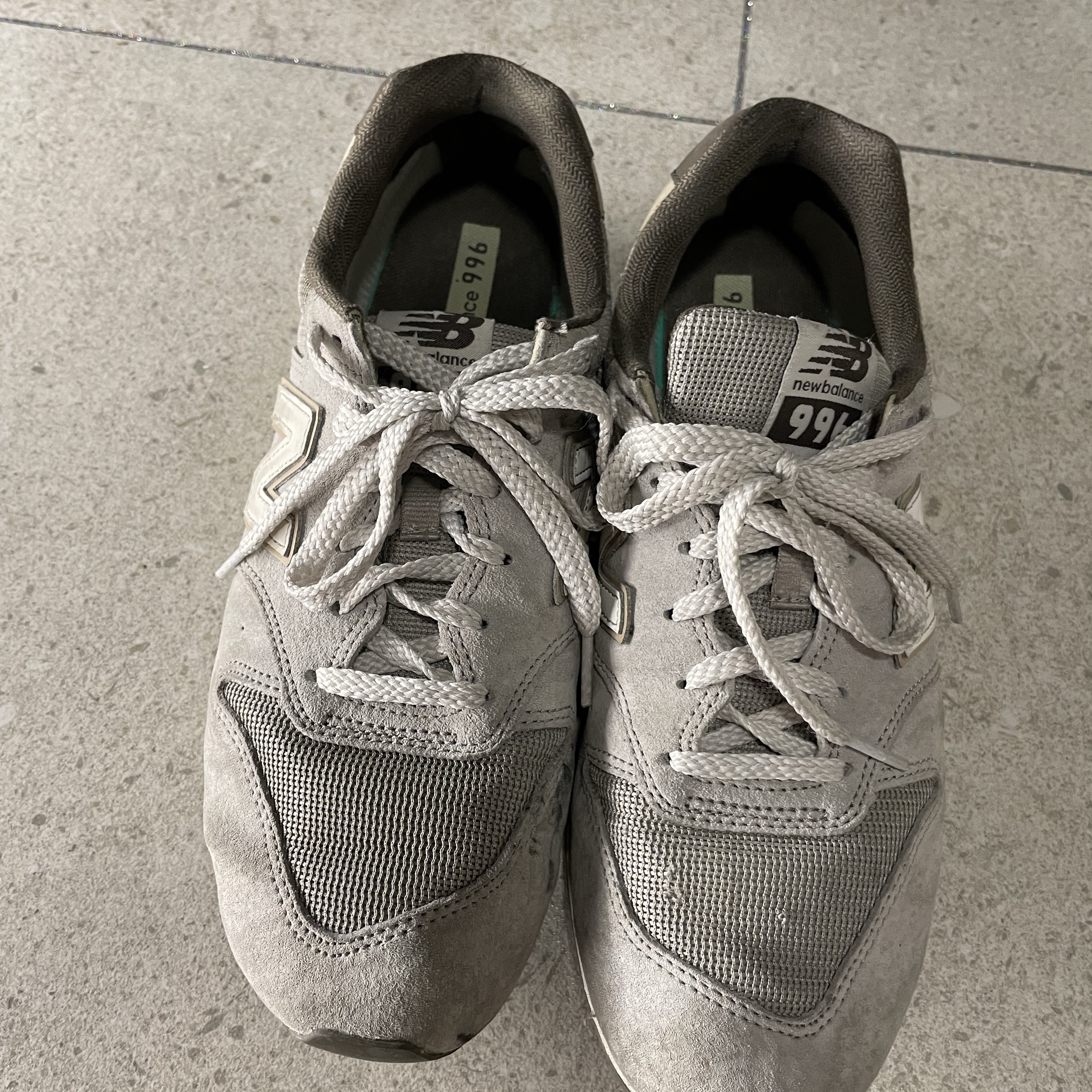 New Balance 996 Brown 착용 스타일 - 1