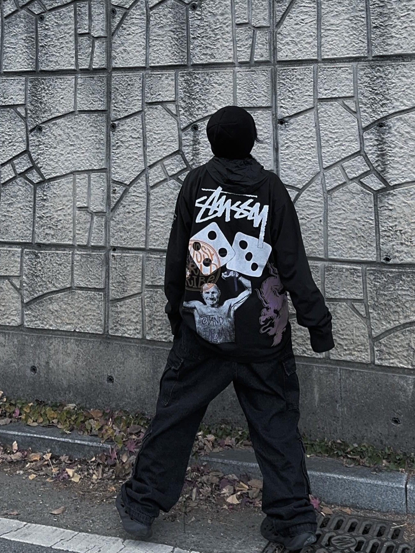 Stussy Strike Pigment Dyed LS T-Shirt Black, Adidas Yeezy Foam RNNR Onyx 착용 스타일 - 2