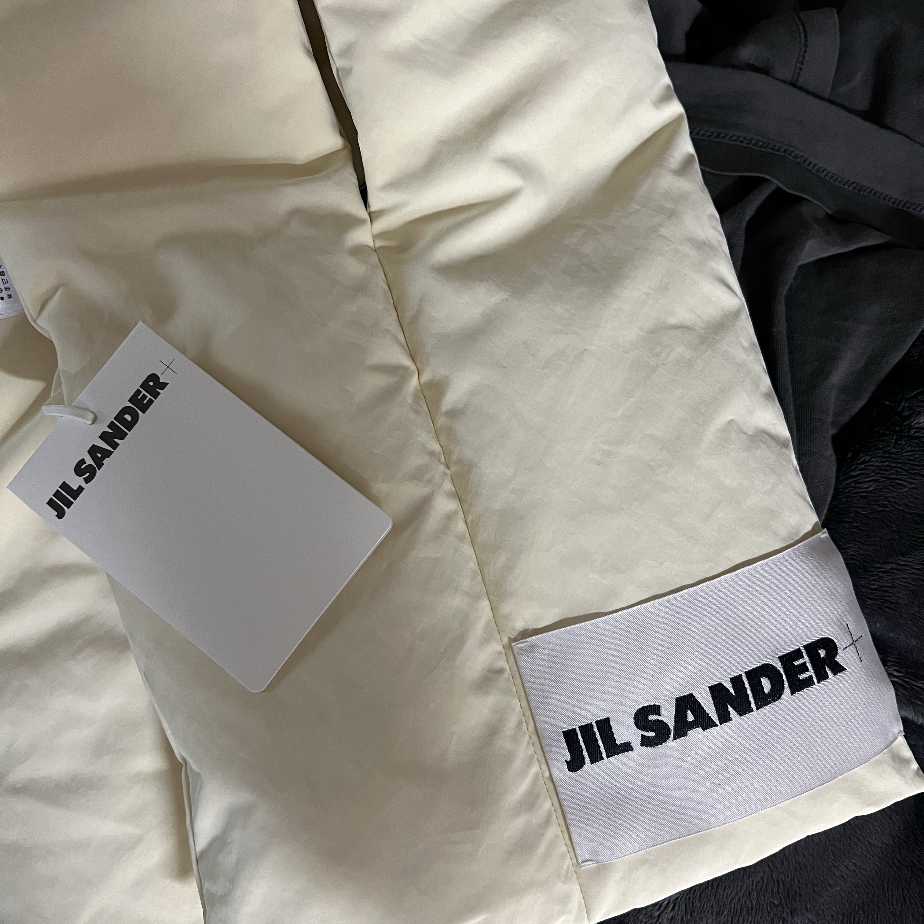 Jil Sander Down Muffler Beige 착용 스타일