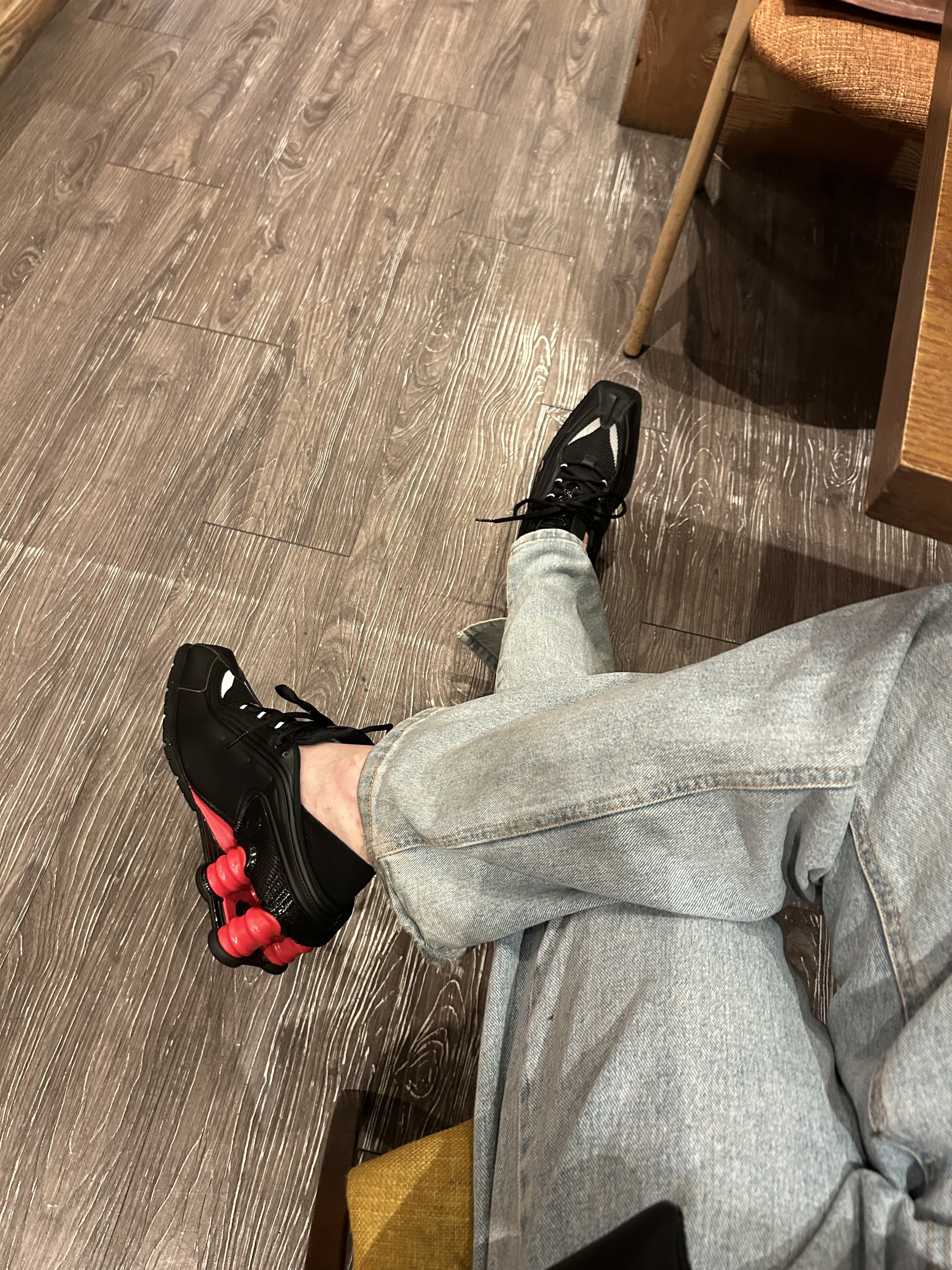 Nike x Martine Rose Shox MR4 Black 착용 스타일
