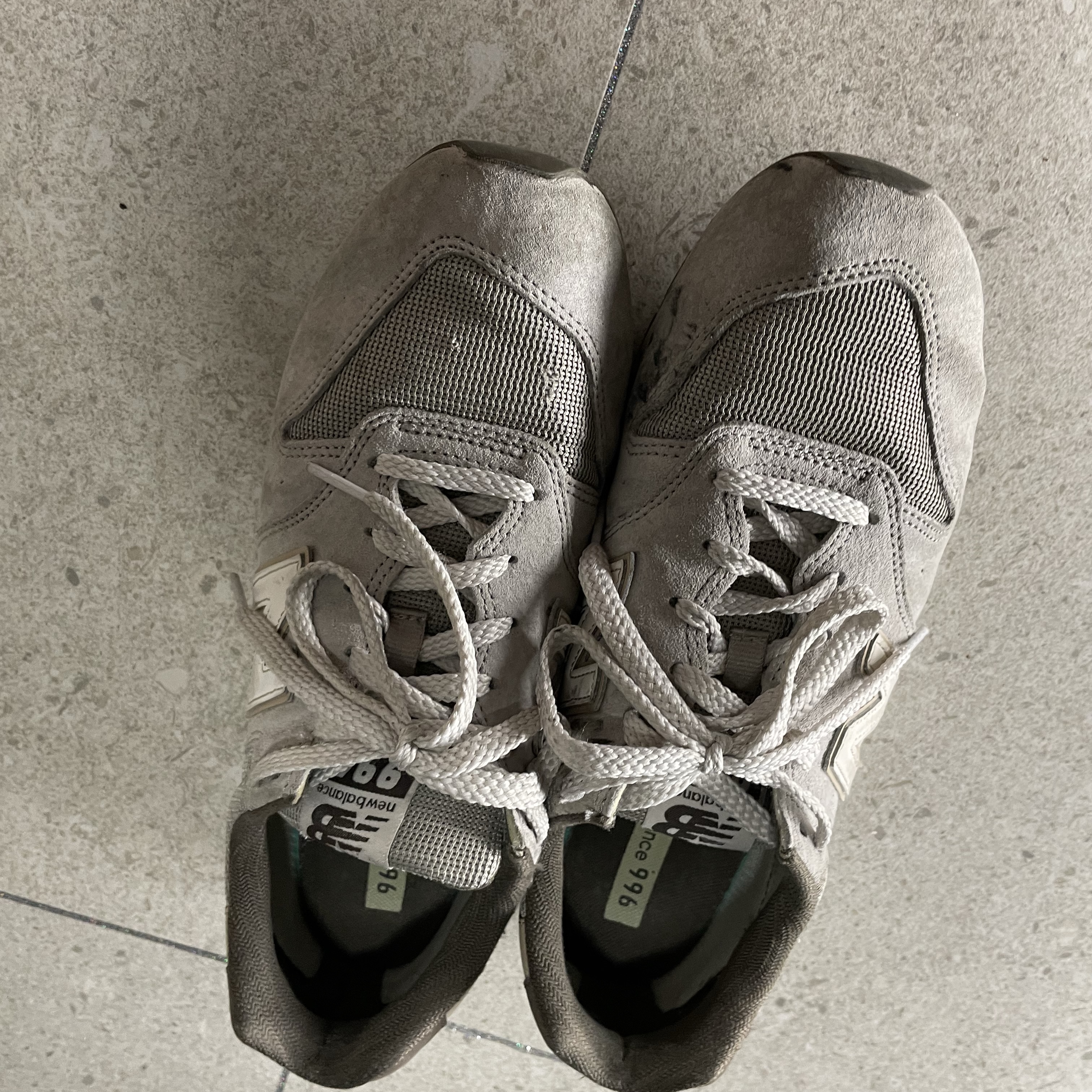 New Balance 996 Brown 착용 스타일 - 4