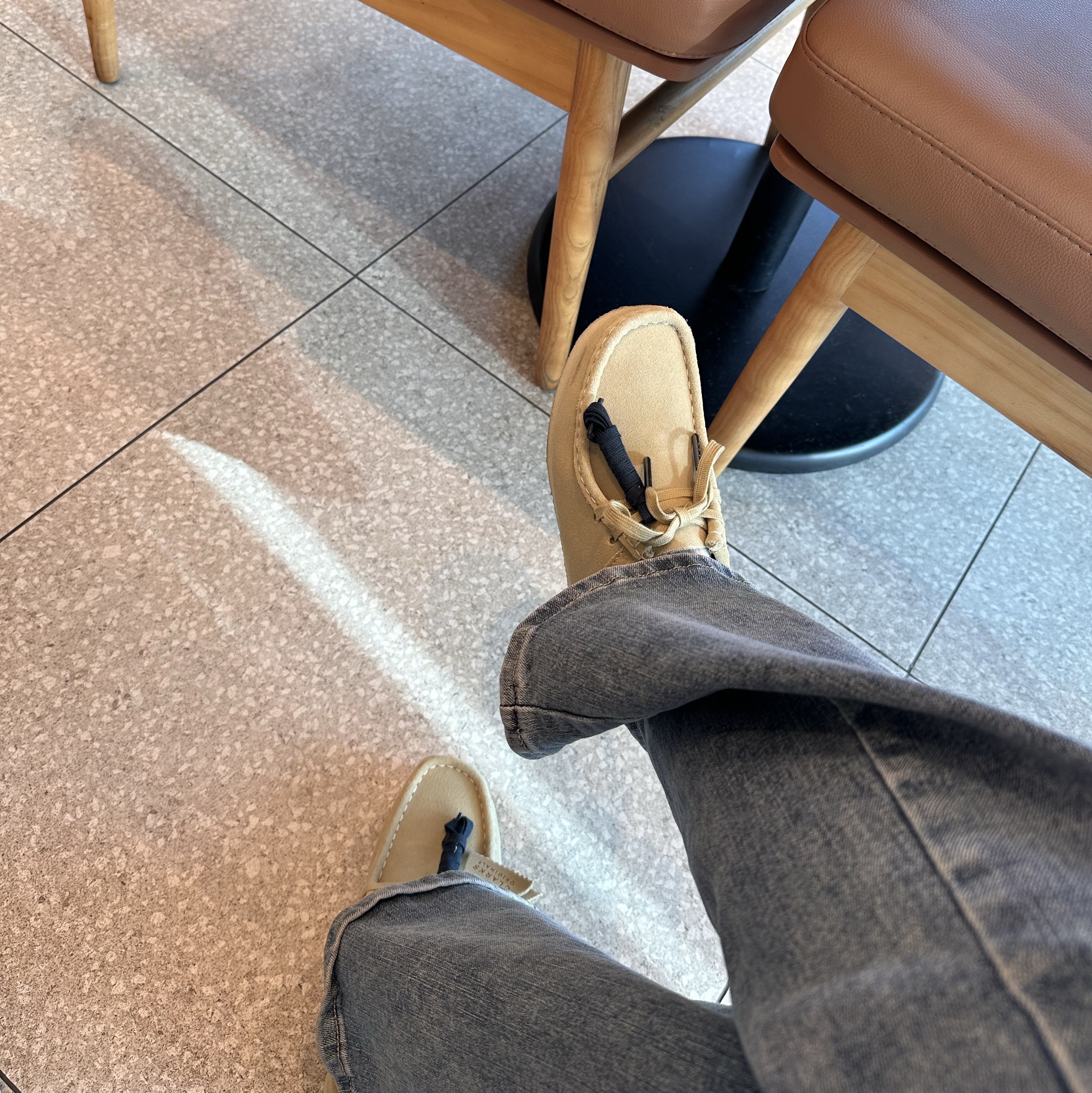 (W) Clarks Wallabee Maple Suede 착용 스타일