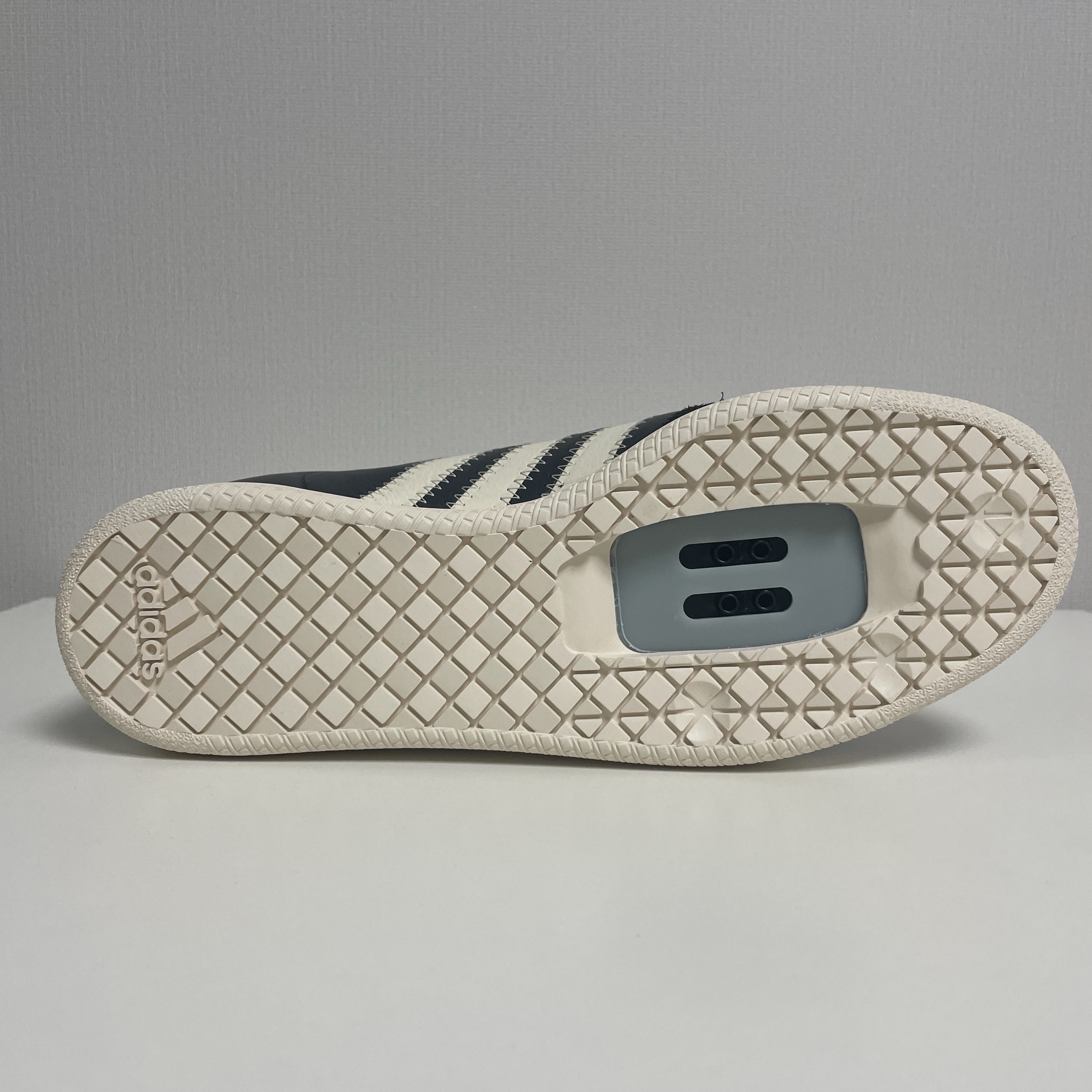 Adidas x Hal Studios Velosamba Core Black Wonder White 착용 스타일 - 4