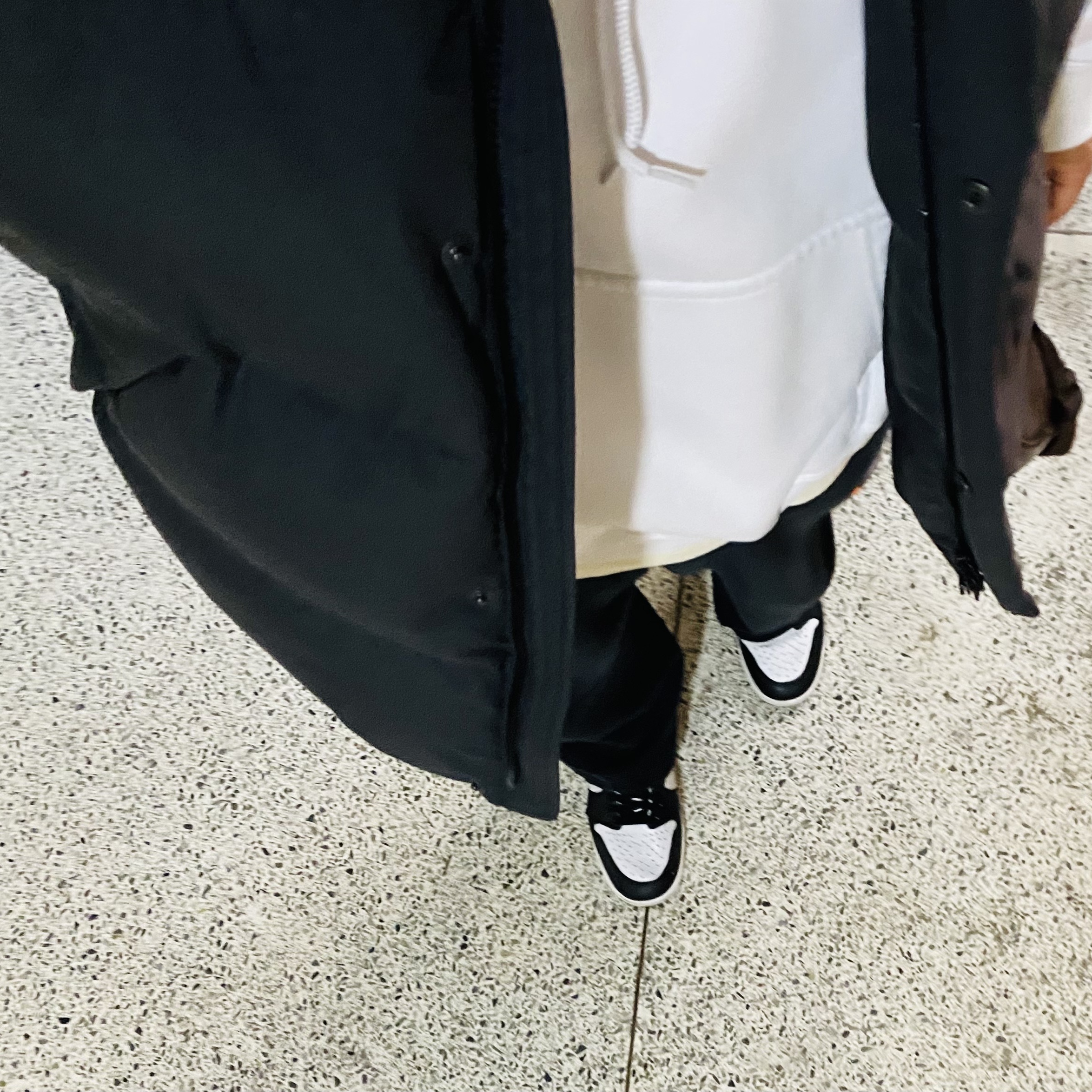 Nike NRG Solo Swoosh Fleece Hoodie Phantom - US/EU, Jordan 1 High 85 Black White 착용 스타일