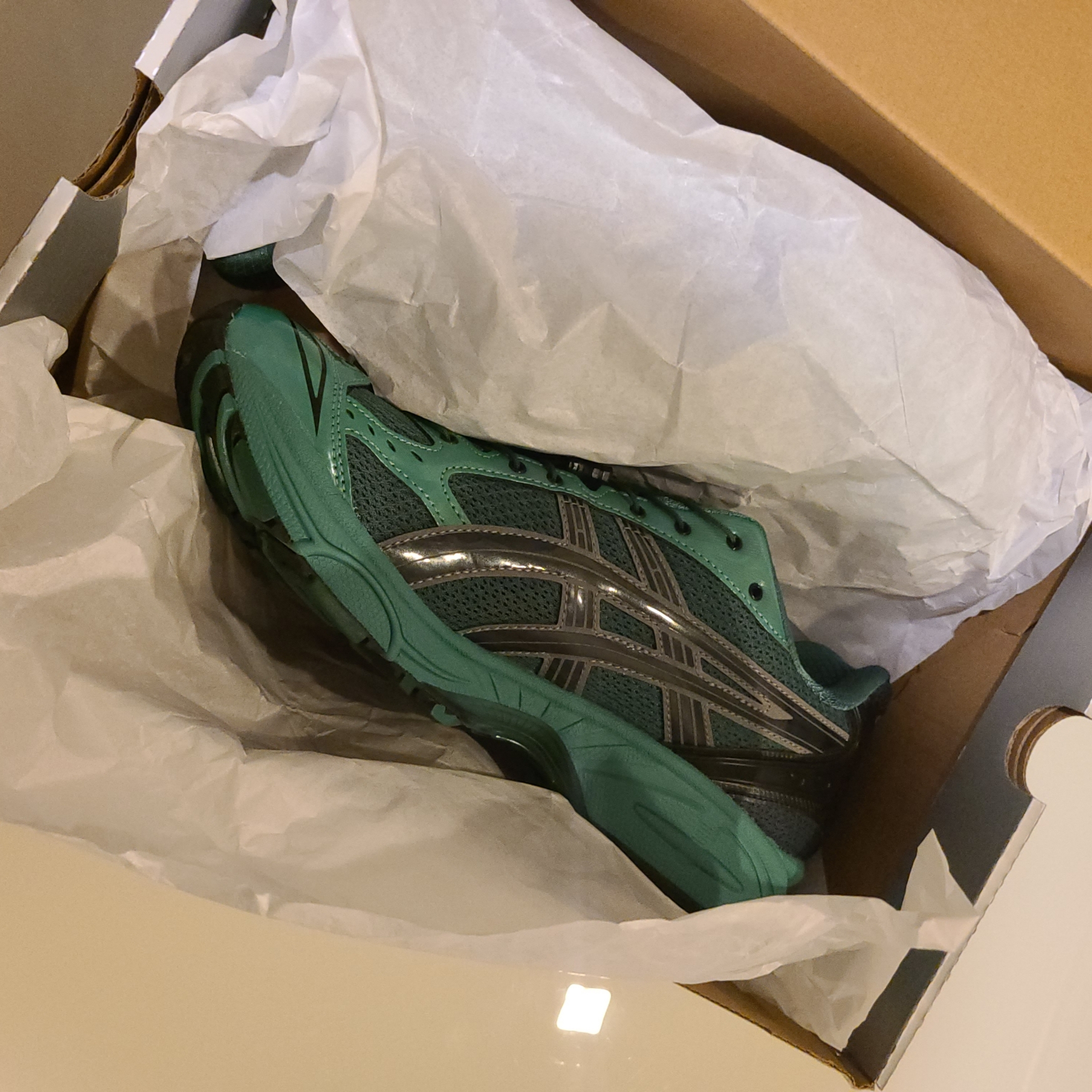 Asics x Unaffected Gel-Kayano 14 Uranus Green 착용 스타일