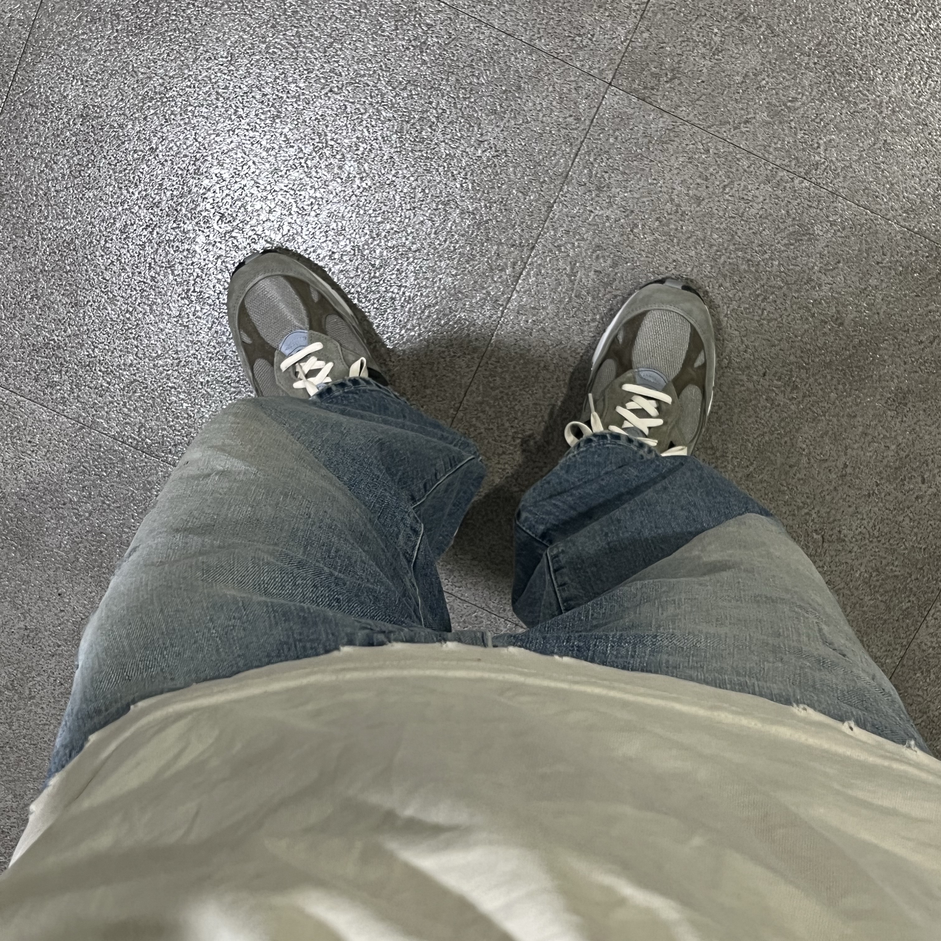 New Balance x JJJJound 991 Made in UK Grey 착용 스타일 - 2