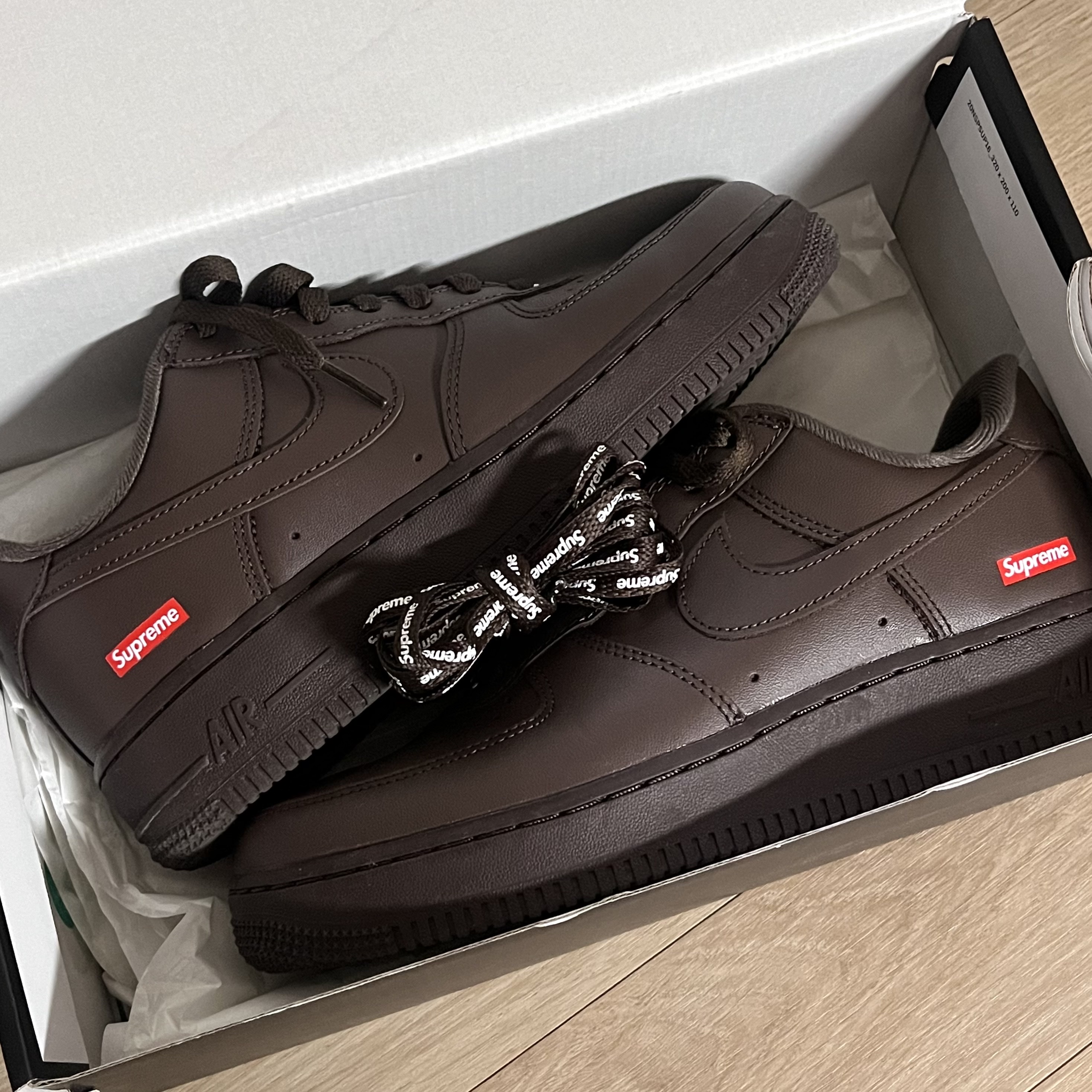 Nike x Supreme Air Force 1 Low Baroque Brown 착용 스타일