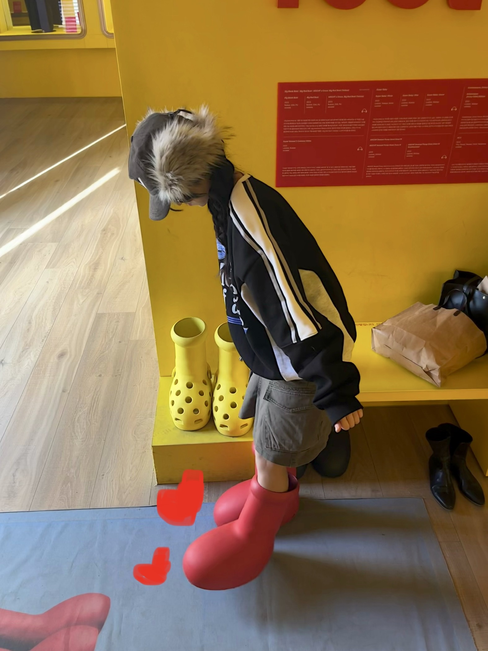 Open Yy Faux Fur Corduroy Earflap Cap Khaki, (W) UGG Classic Mini II Boots Chestnut 착용 스타일 - 8