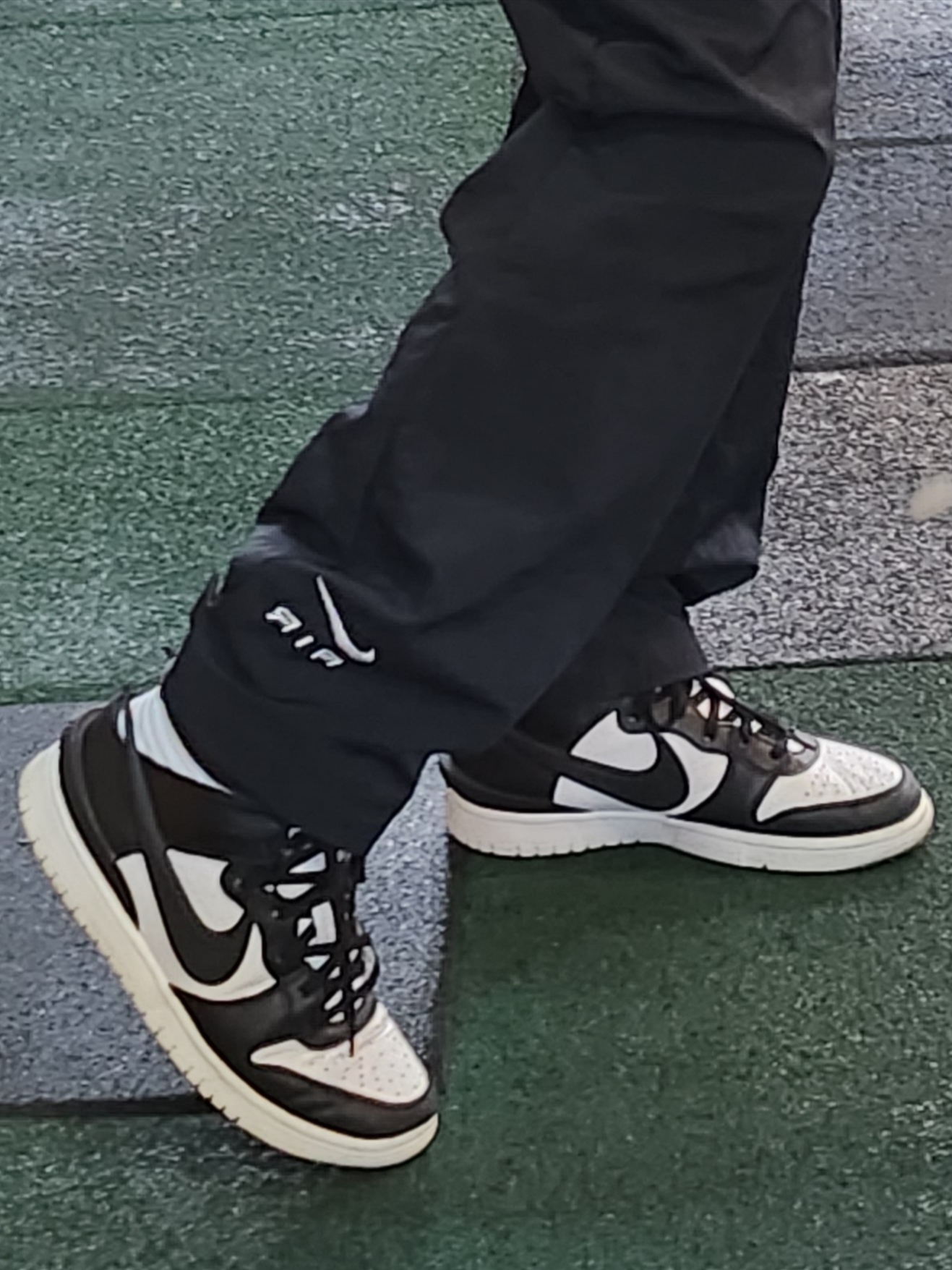 Nike x Ambush Dunk High Black 착용 스타일 - 2