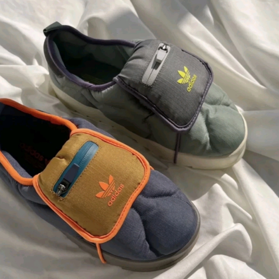 Adidas Puffylette Navy Bronze Orange, Adidas Puffylette Silver Green Grey 착용 스타일 - 1