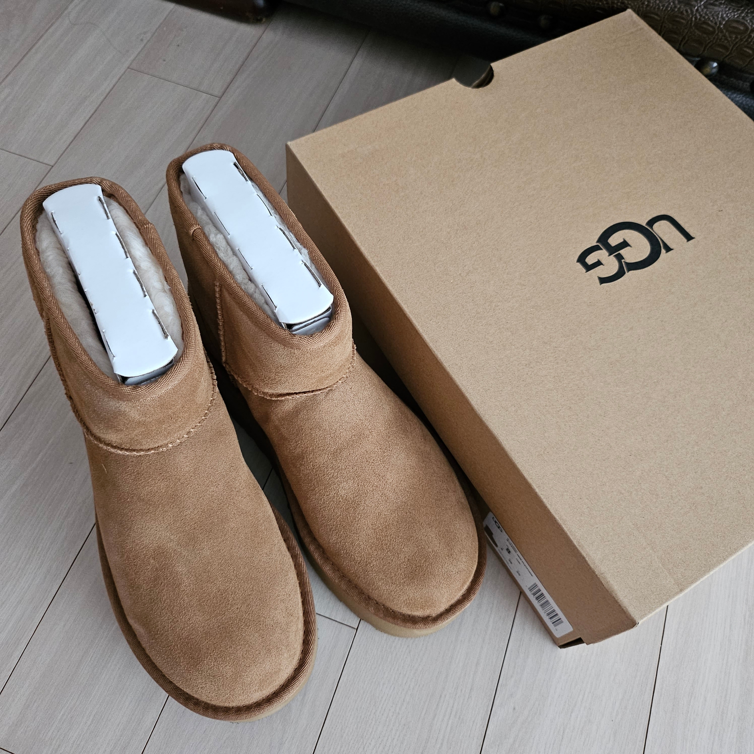 (W) UGG Classic Mini Platform Boots Chestnut 착용 스타일