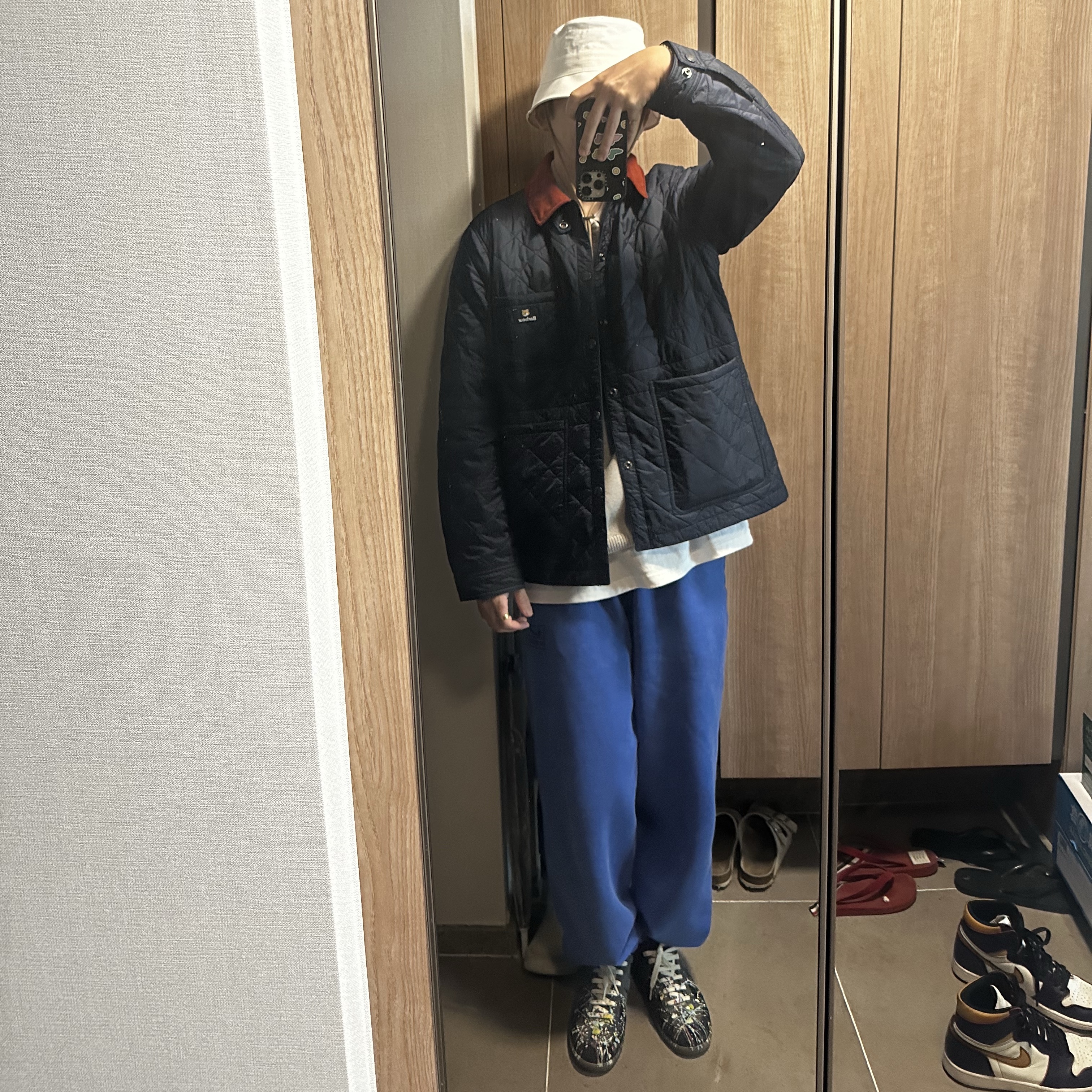 Nike x Jacquemus Bucket Hat White, Nike x Stussy NRG Acid Washed Fleece Pants Game Royal (DR4025-480) 착용 스타일