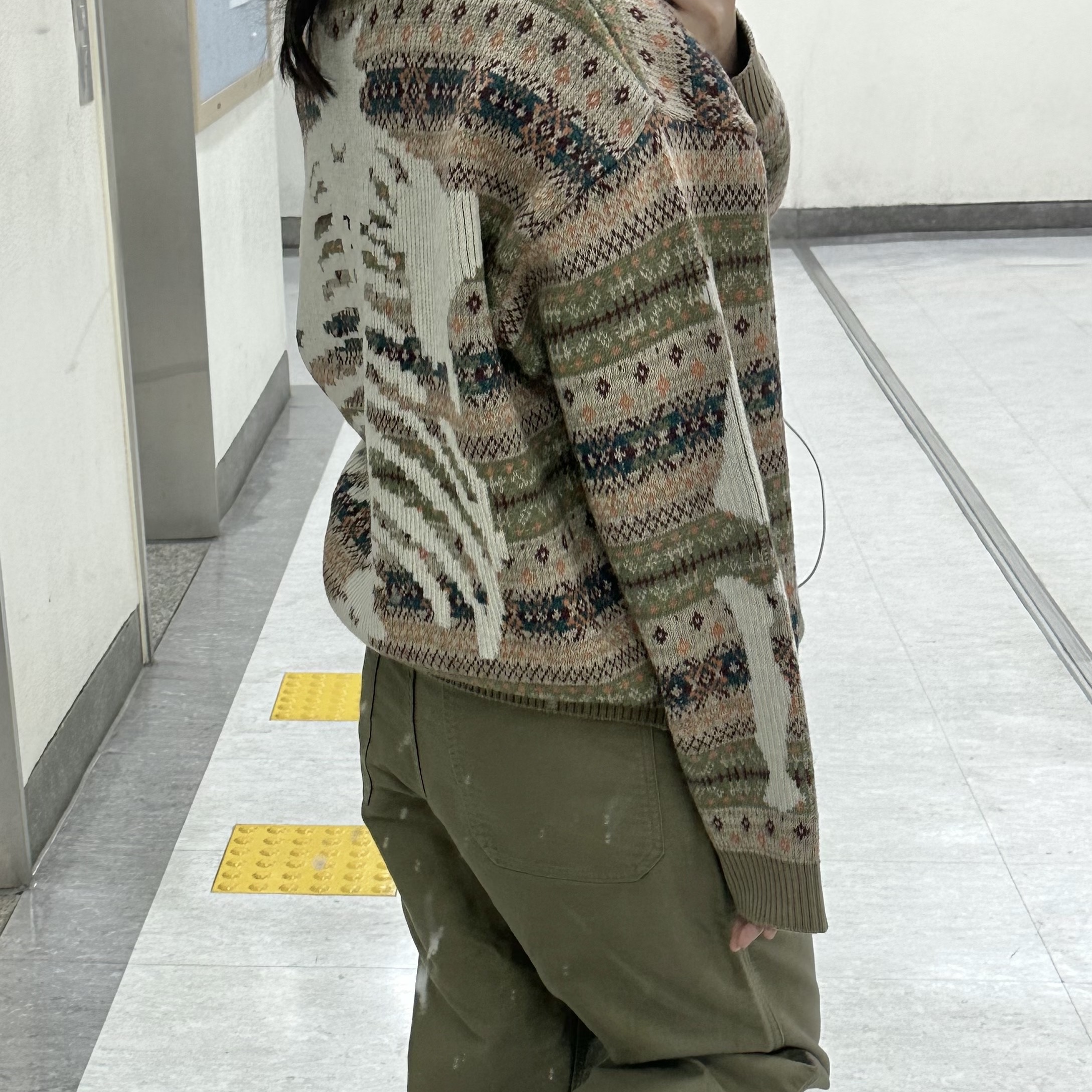 Kapital 7G Wool Fair Isle Bone Crewneck Sweater Saxophone 착용 스타일