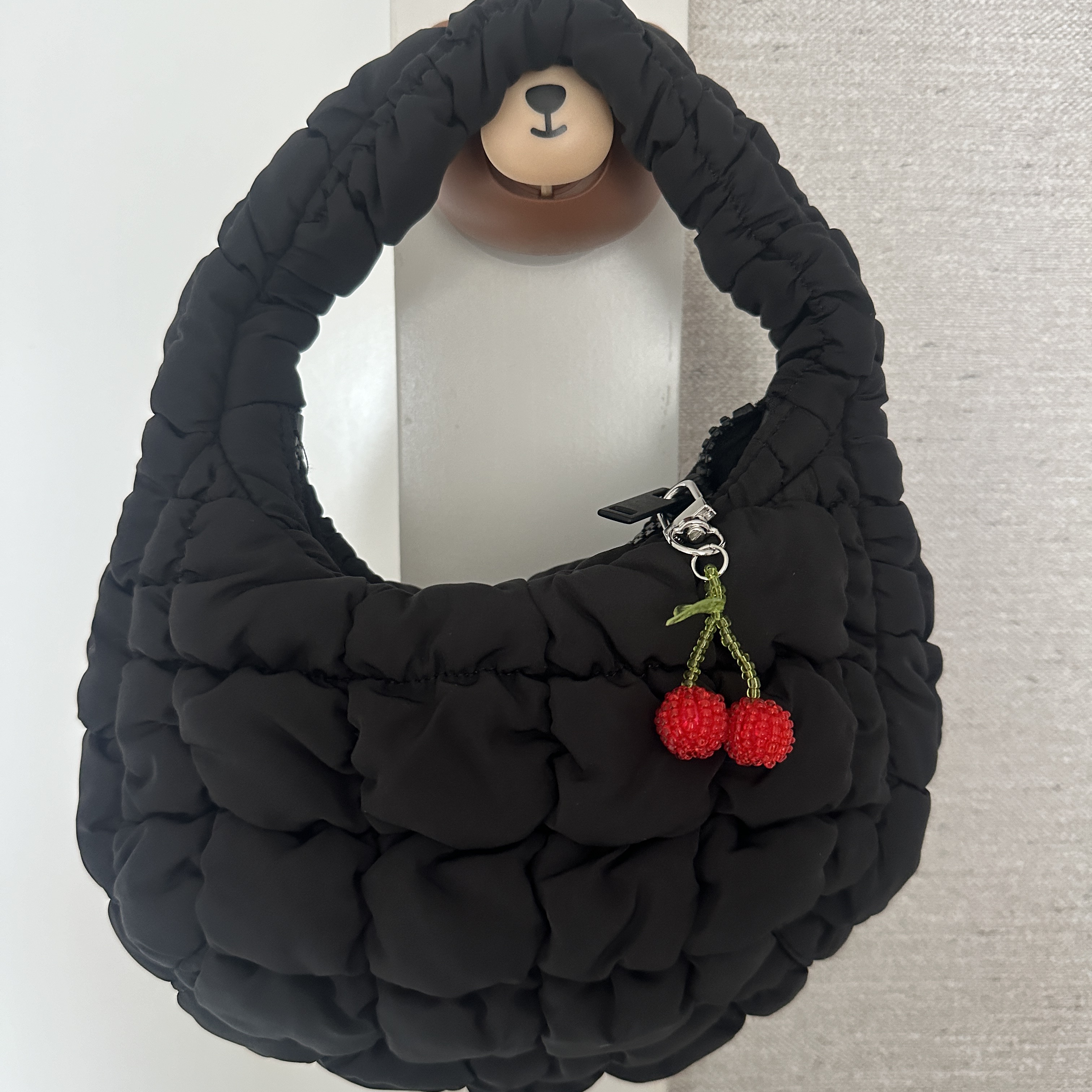 COS Quilted Micro Bag Black 착용 스타일