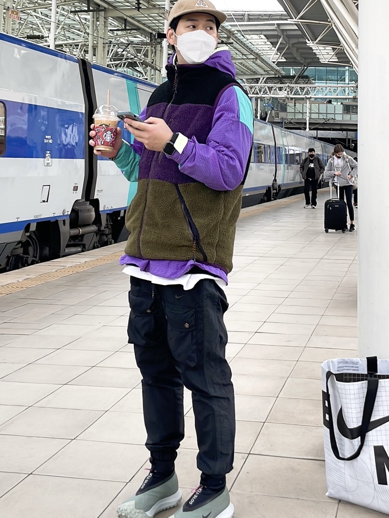 Nike ACG Vest Black Sequoia Night Purple - US/EU, Nike ACG AW84 Fleece Cap Parachute Beige 착용 스타일