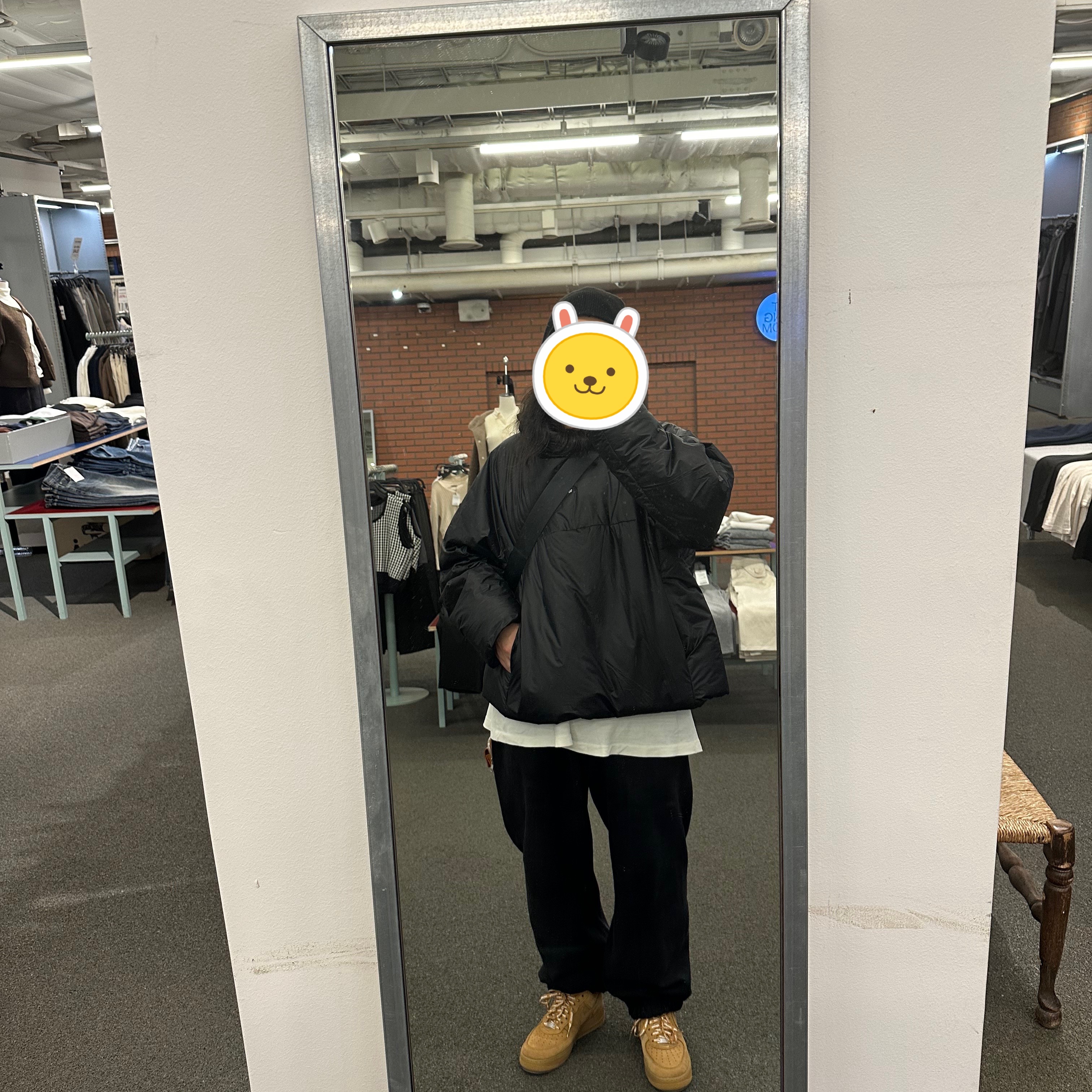 Yeezy Gap Engineered By Balenciaga Mock Neck Pullover Puffer Black, Supreme x Bless Sweatpant Jean Black - 23FW 착용 스타일 - 1