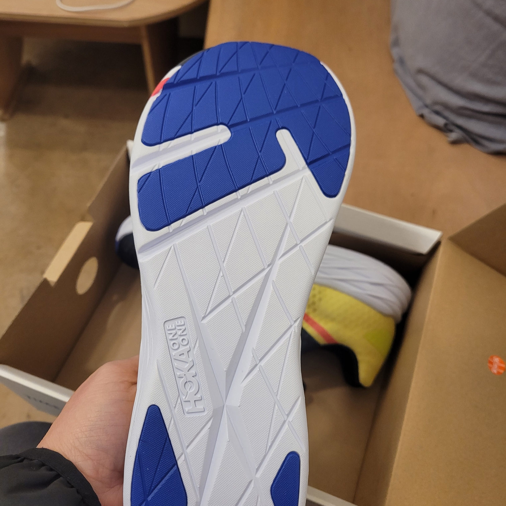 Hoka Rocket X Black Evening Primrose 착용 스타일 - 2