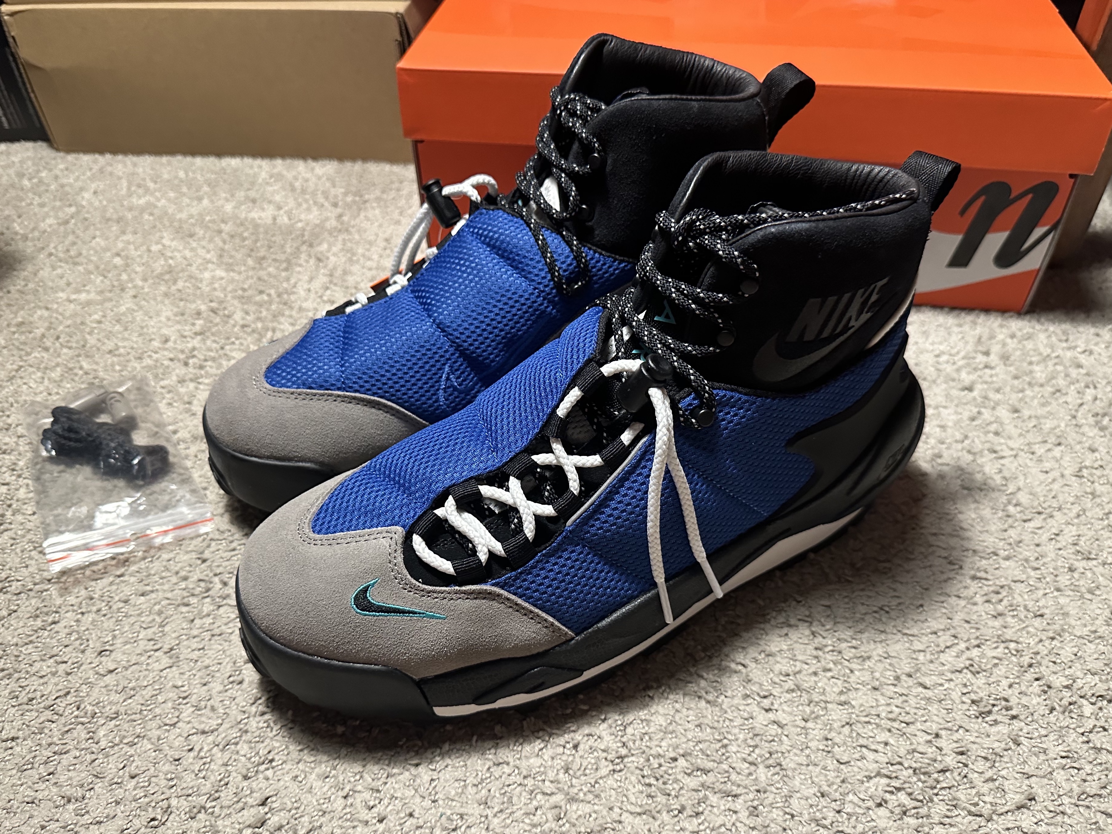 Nike x Sacai Magmascape SP Varsity Royal 착용 스타일 - 1